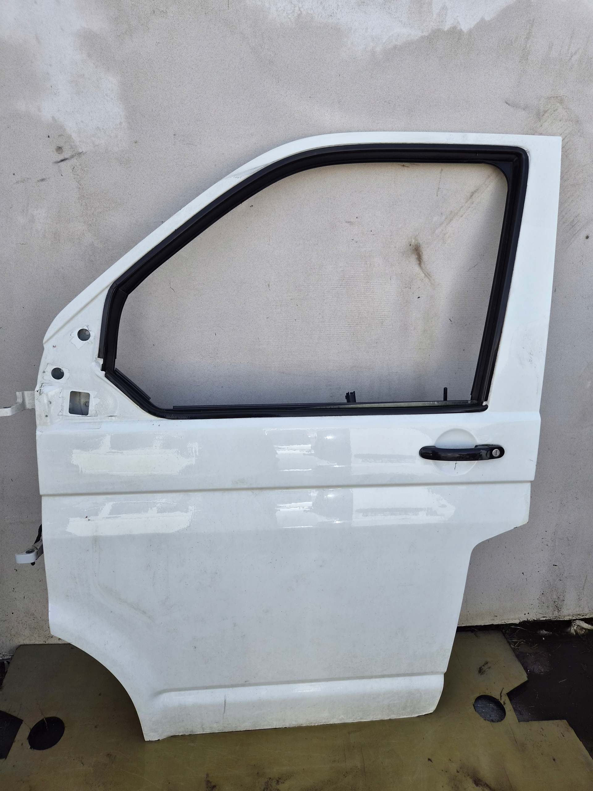 door front left VW T5 T5 LIFT front kierowca/ driver´s biale