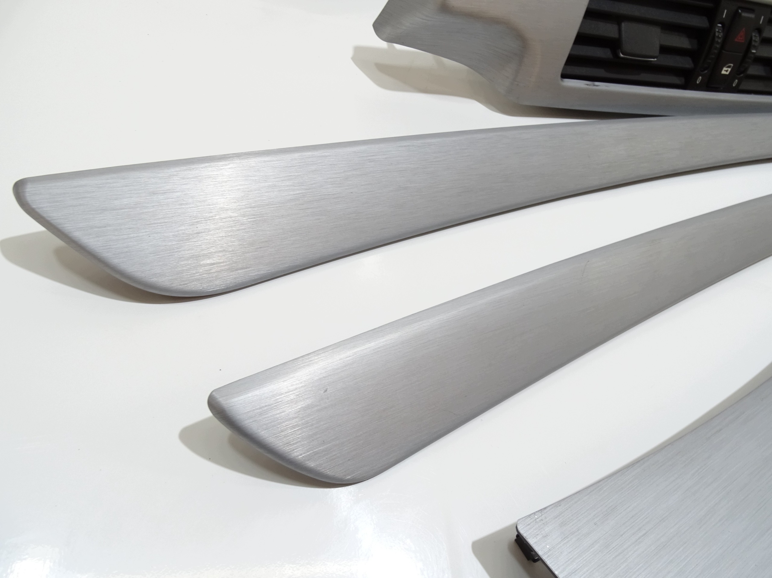DEKORY SZCZOTKOWANE ALUMINUM BMW E60 E61 6951052