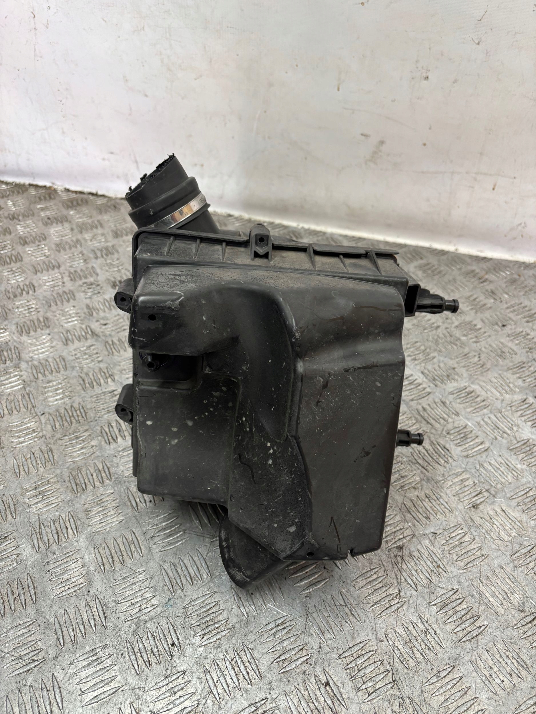 Gehäuse filter luft OPEL CORSA D 1.0