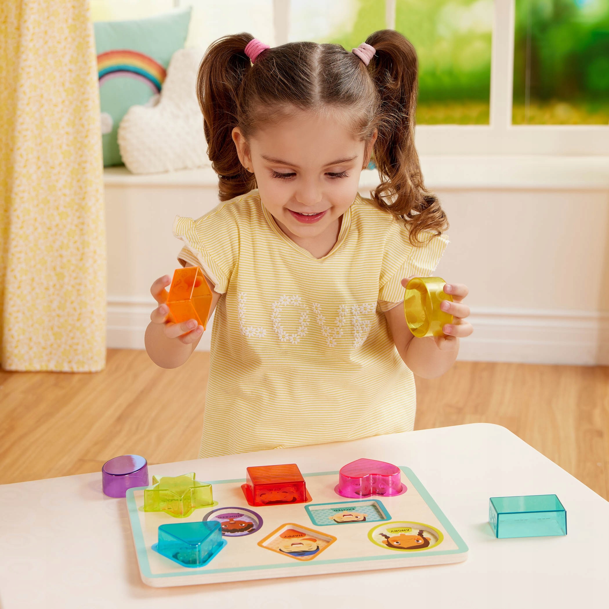 B. toys senzorická tabule 3D tvary a emoce za 402 Kč Allegro