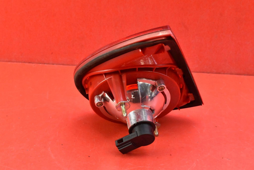 light left rear part rear 1K6945093E VW GOLF 5 V 5D HB 03-09