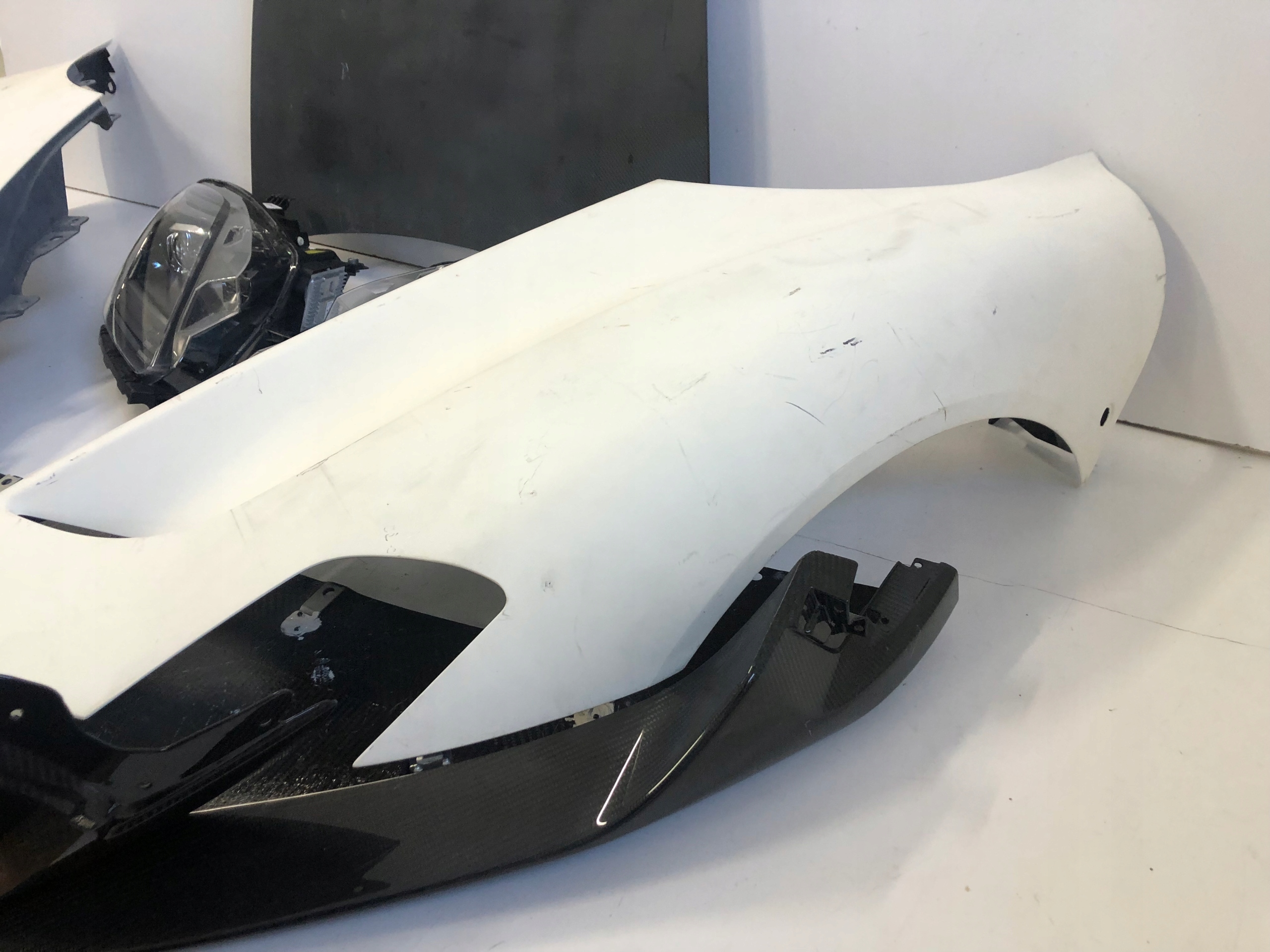 MASERATI MC20 fender left right Fender Right Left