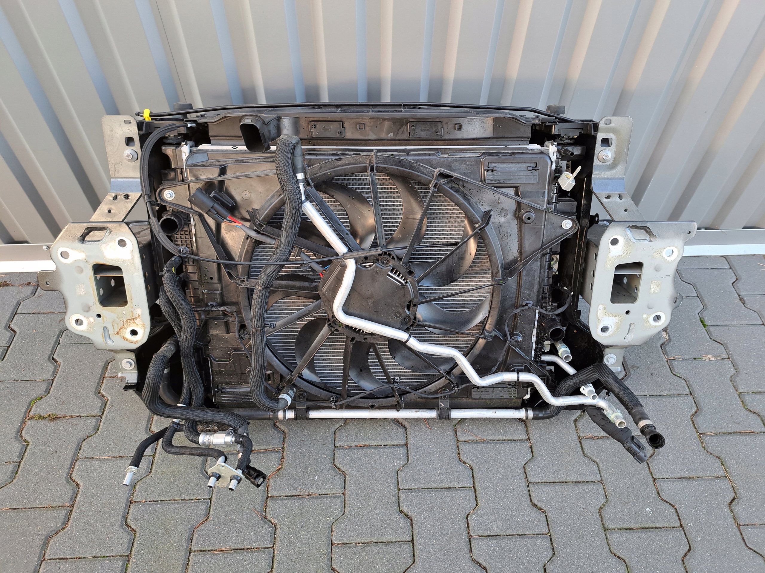 FORD KUGA III MK3 PAS PRZEDNI CHLODNICE BELKA 2.5 PHEV HYBRYDA 19- Typ samochodu Samochody osobowe