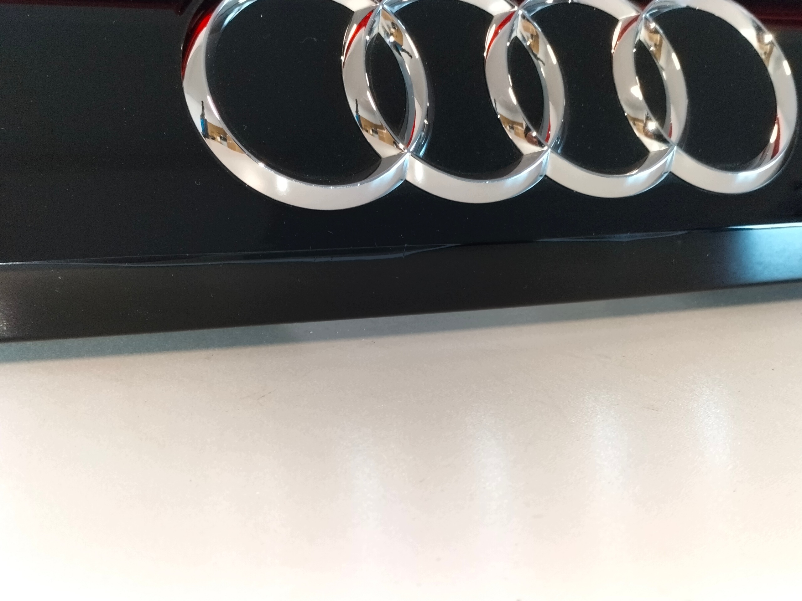 cap light of rear bonnet boot rear part AUDI Q8 4M 18- BASIC