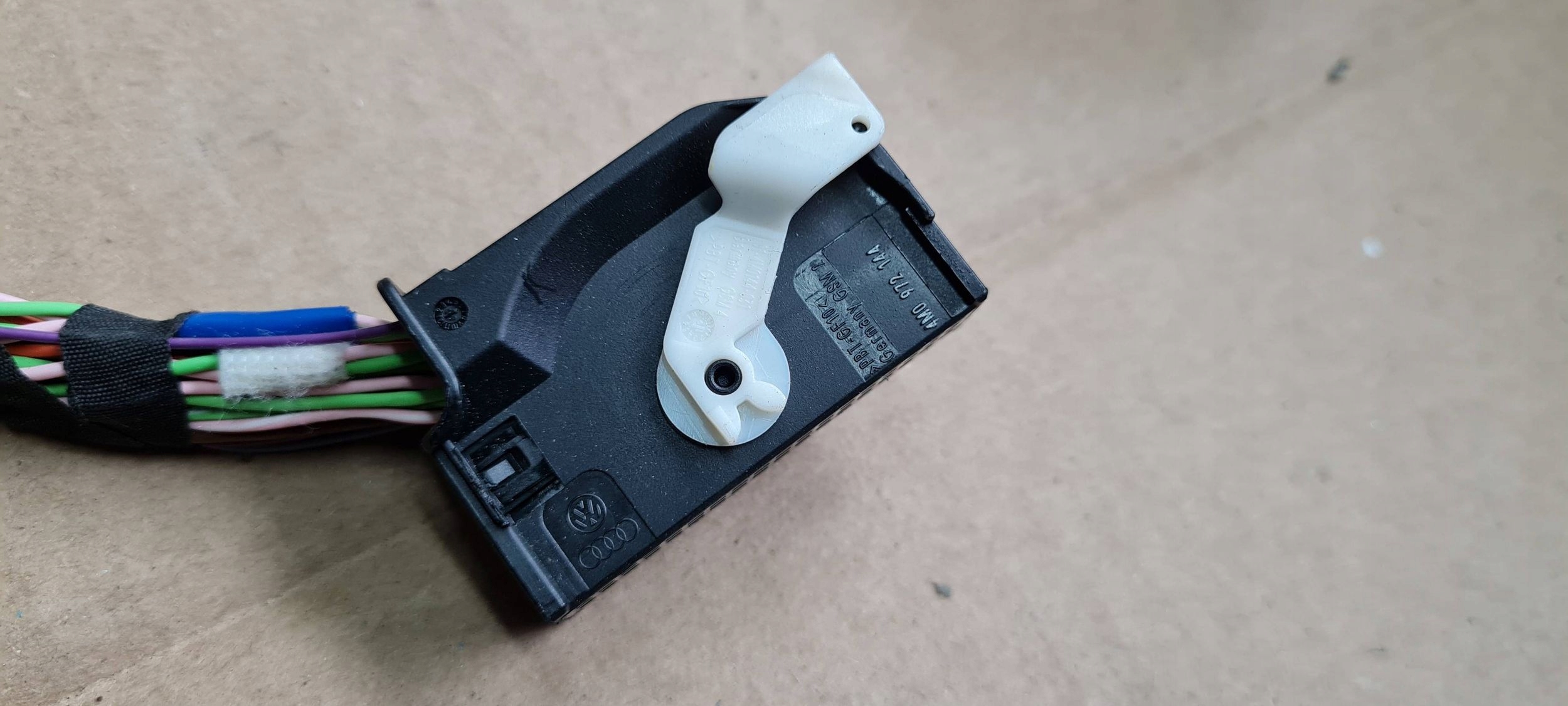 Q5 80A SQ5 KOSTKA electrical connecting spoiler MODULU VW AUDI 4M0972144