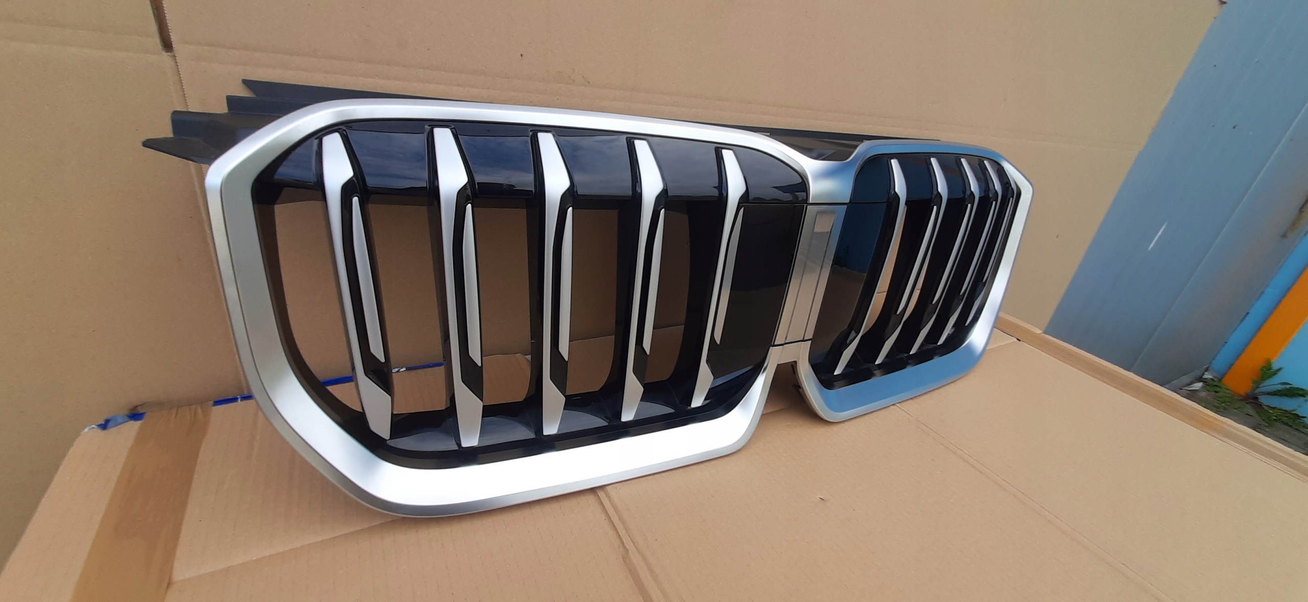GRILL ATRAPA BMW X1 U11 22- DEMONTAŻ Typ samochodu Samochody osobowe