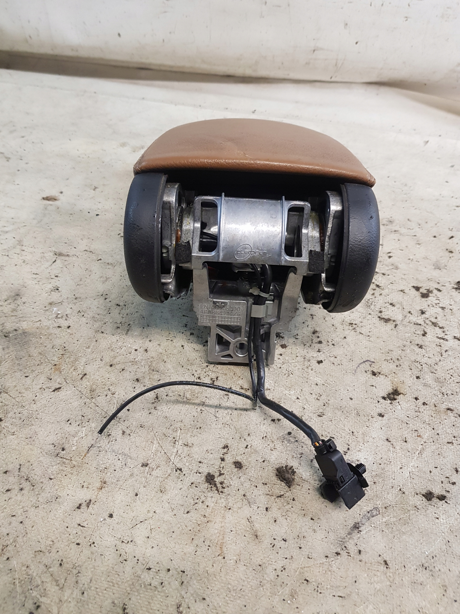 bracciolo AUDI A6 C6 SKORZANY BRAZOWY 4F0864114