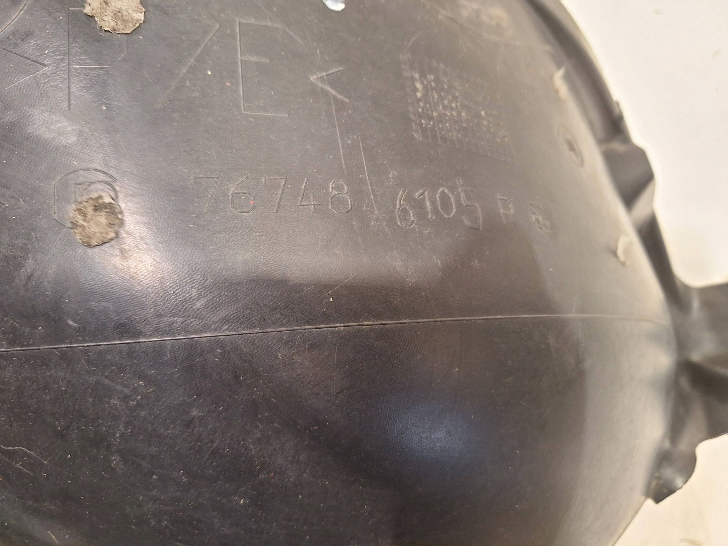 mudguard right rear part 767486105R RENAULT MEGANE III RS 09
