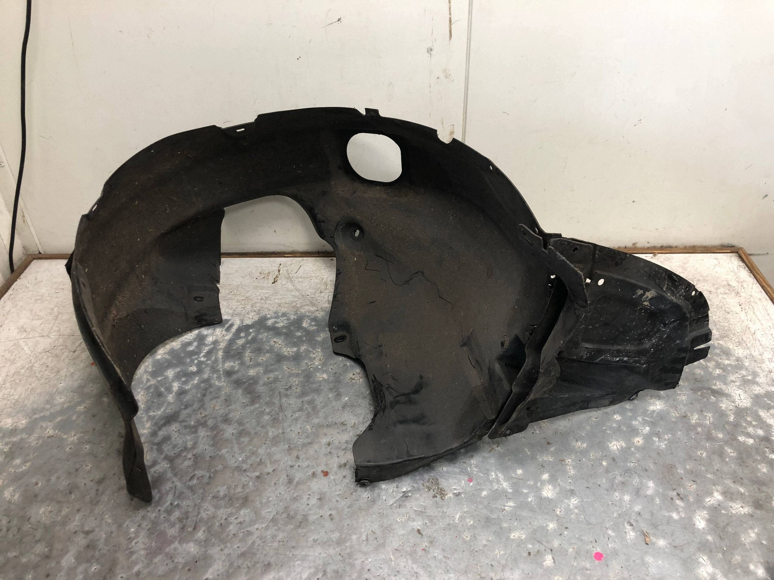 mudguard right front SKODA RAPID 5JA809962B