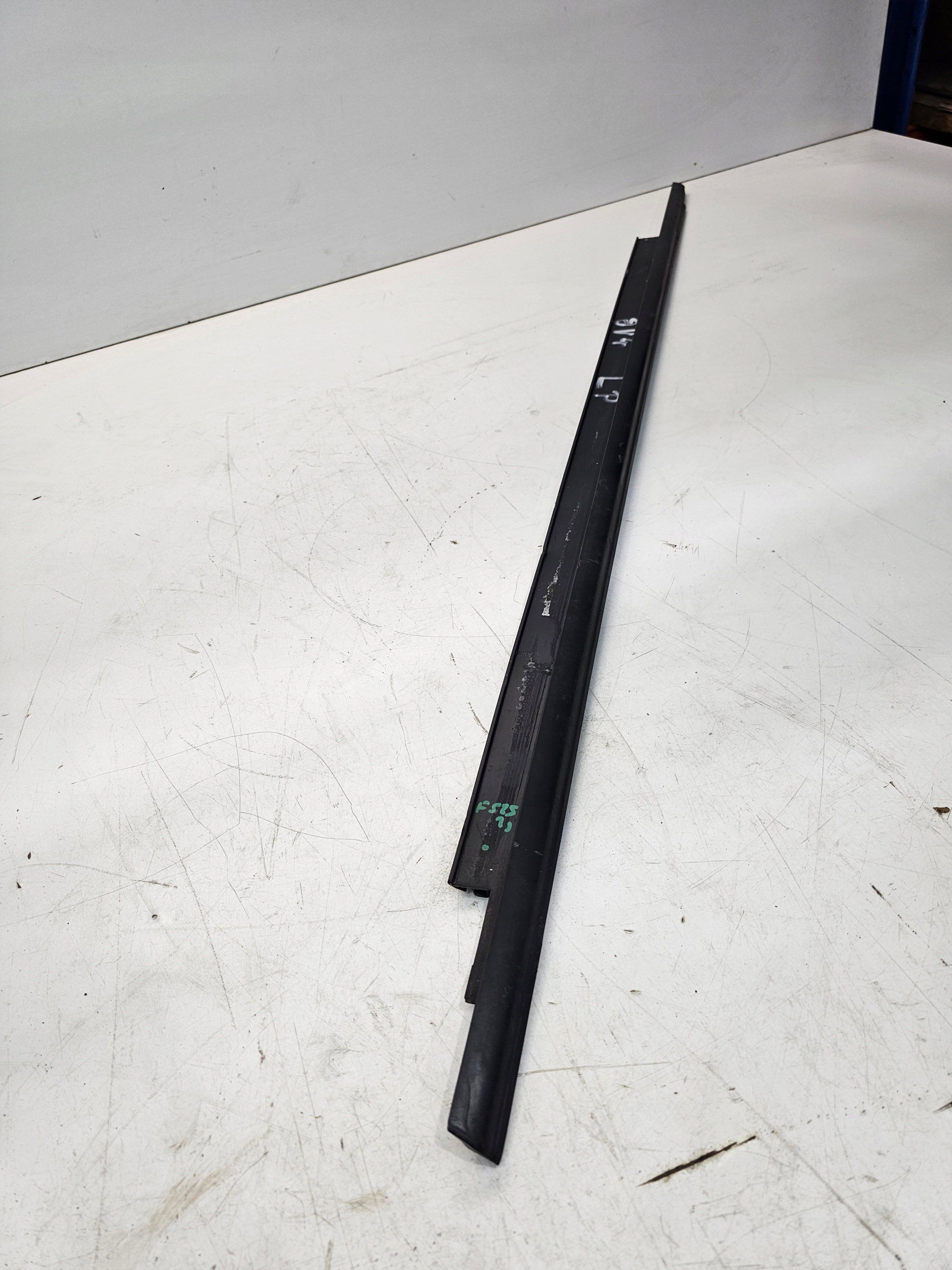 moulding MAT windows left front AUDI A3 8V 5-door 8V4837477