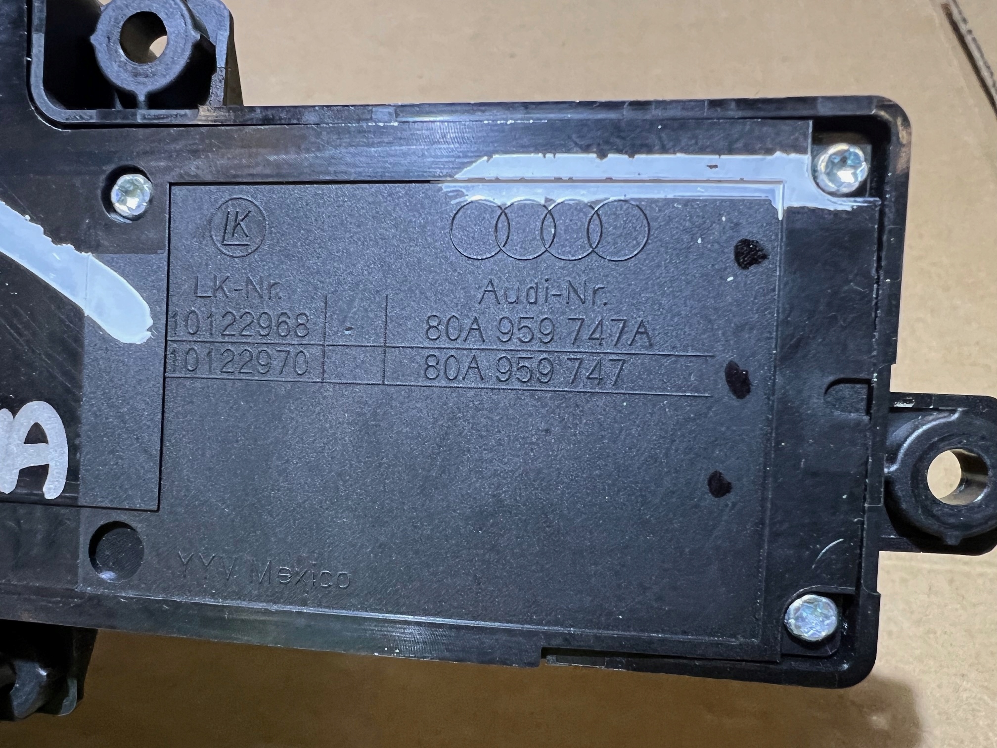 AUDI Q5 80A control panel seat left front 80A959747A