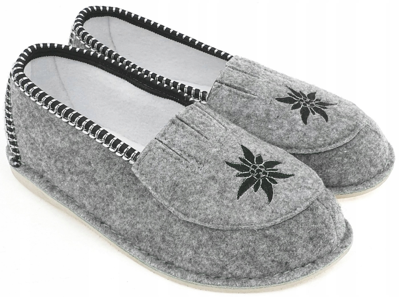 

Kapcie Bambosze Filcowe Haft Pantofle Damskie *39*