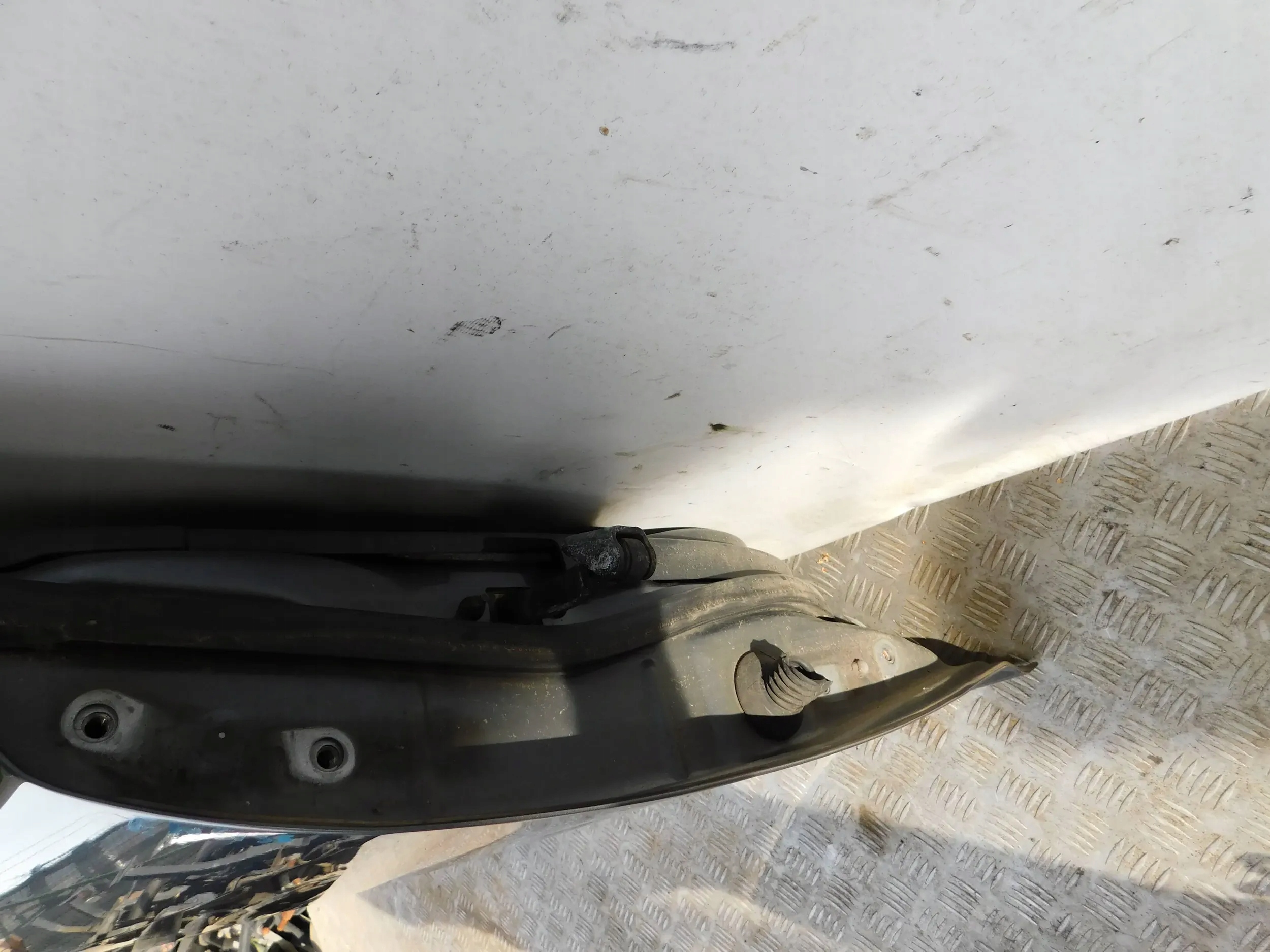 door front front right TOYOTA AVENSIS T25