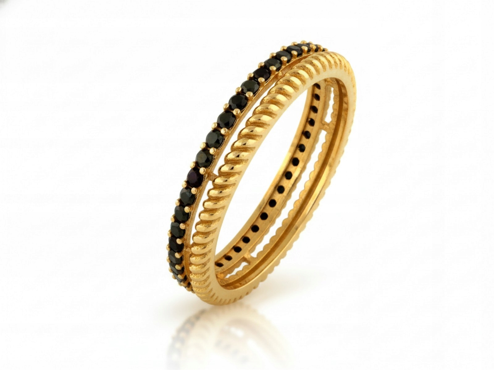 Ženský prstýnek ve zlaté barvě 585 s lesklým zirkon