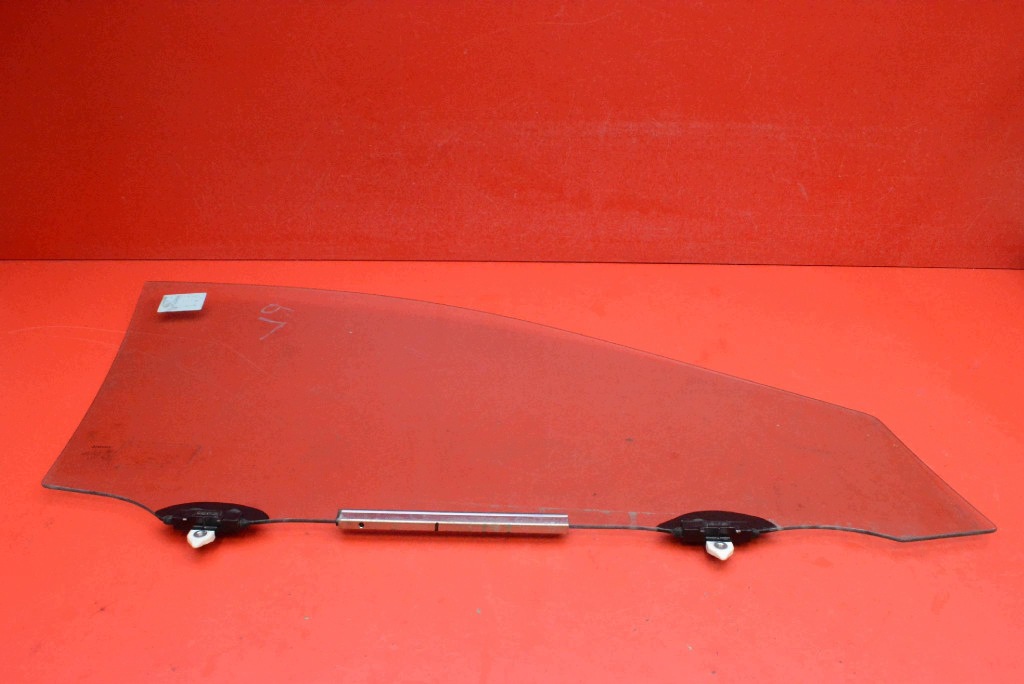 window side left front front TOYOTA COROLLA E18 13-18