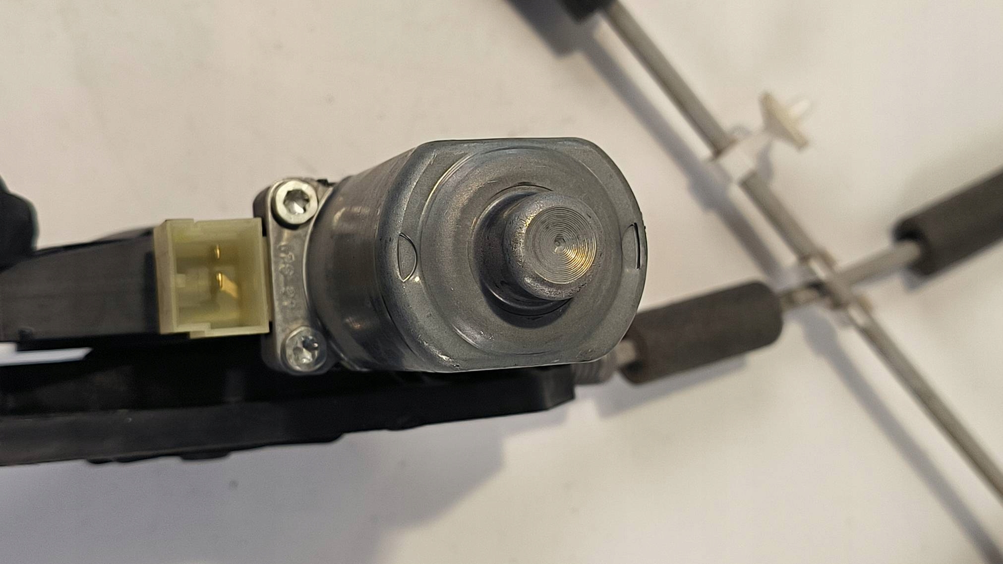 window regulator right front EU 5Q0959802B SKODA SUPERB III