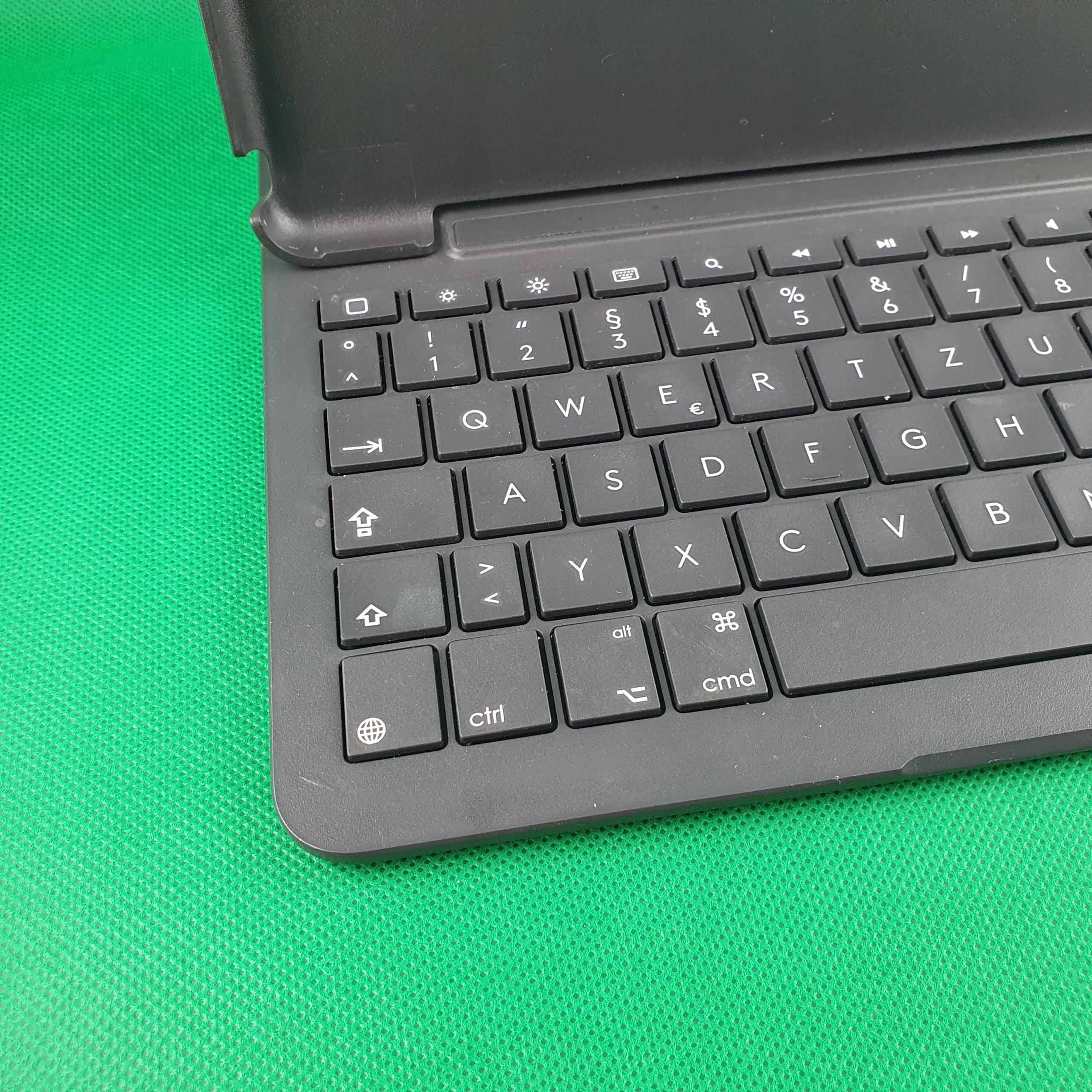 LOGITECH SLIM FOLIO APPLE iPad 5-7 ETUI KLAWIATURA Producent Logitech