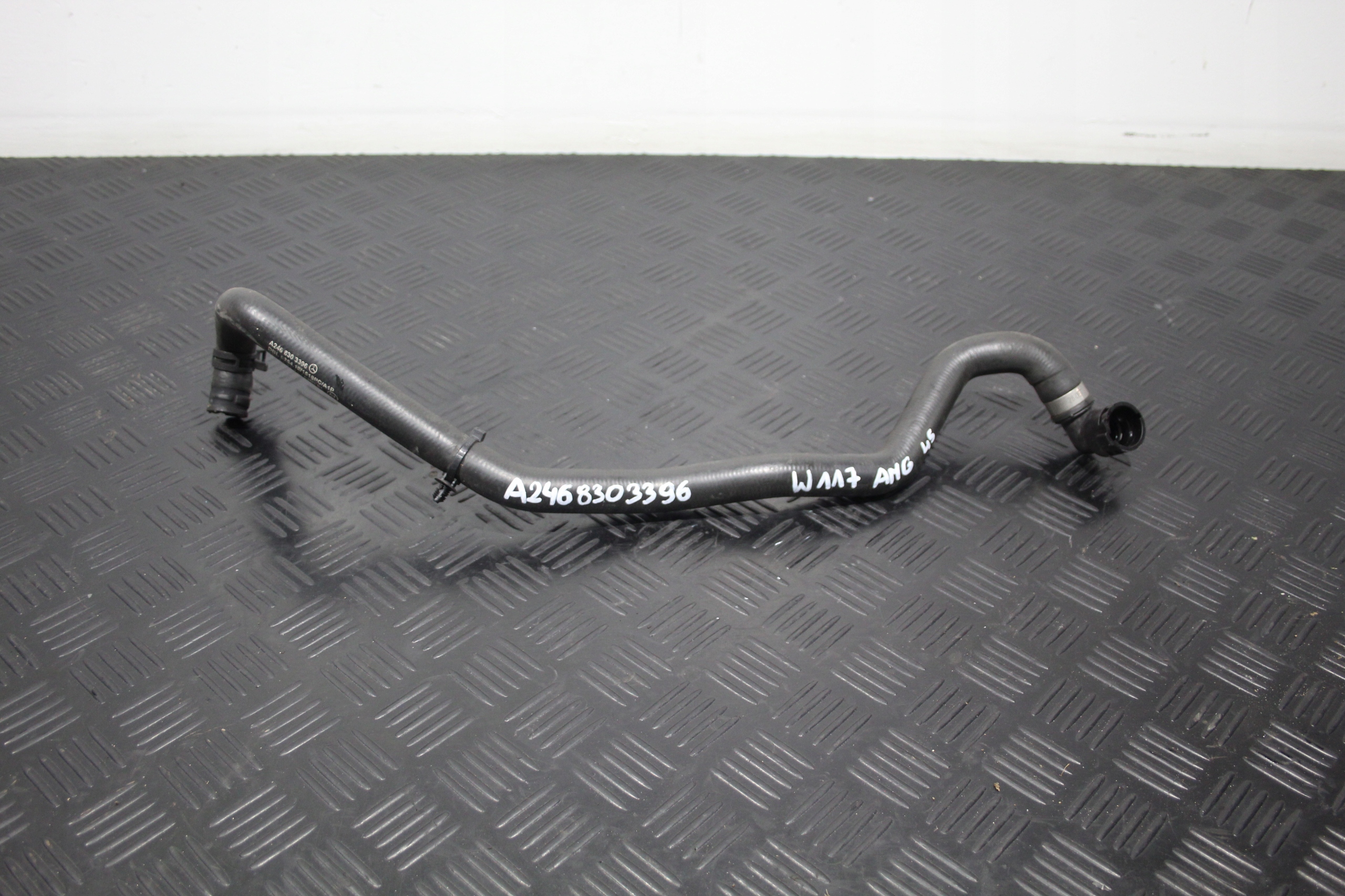 crijevo prijenos vode CLA 45 W117 AMG 45 A2468303396