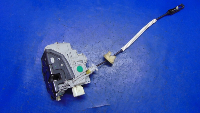 lock door left front 9 vertical VW TOUAREG II 7P 10-17R