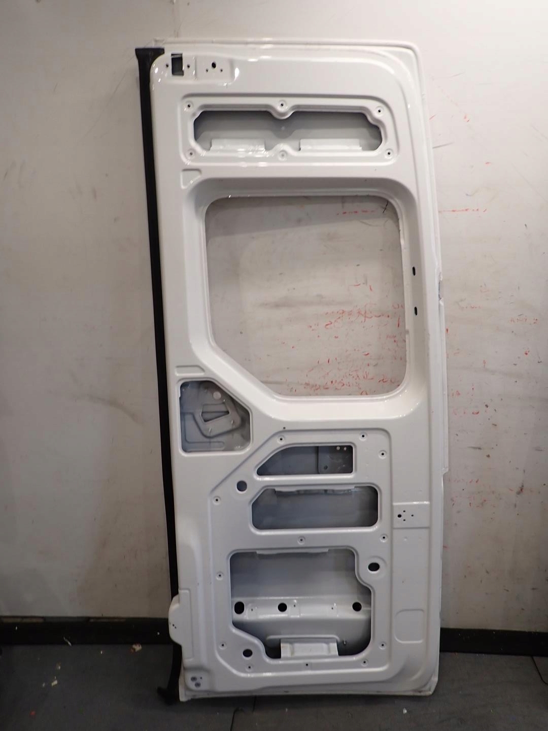 door rear part rear. left VW CRAFTER II MAN TGE 2017