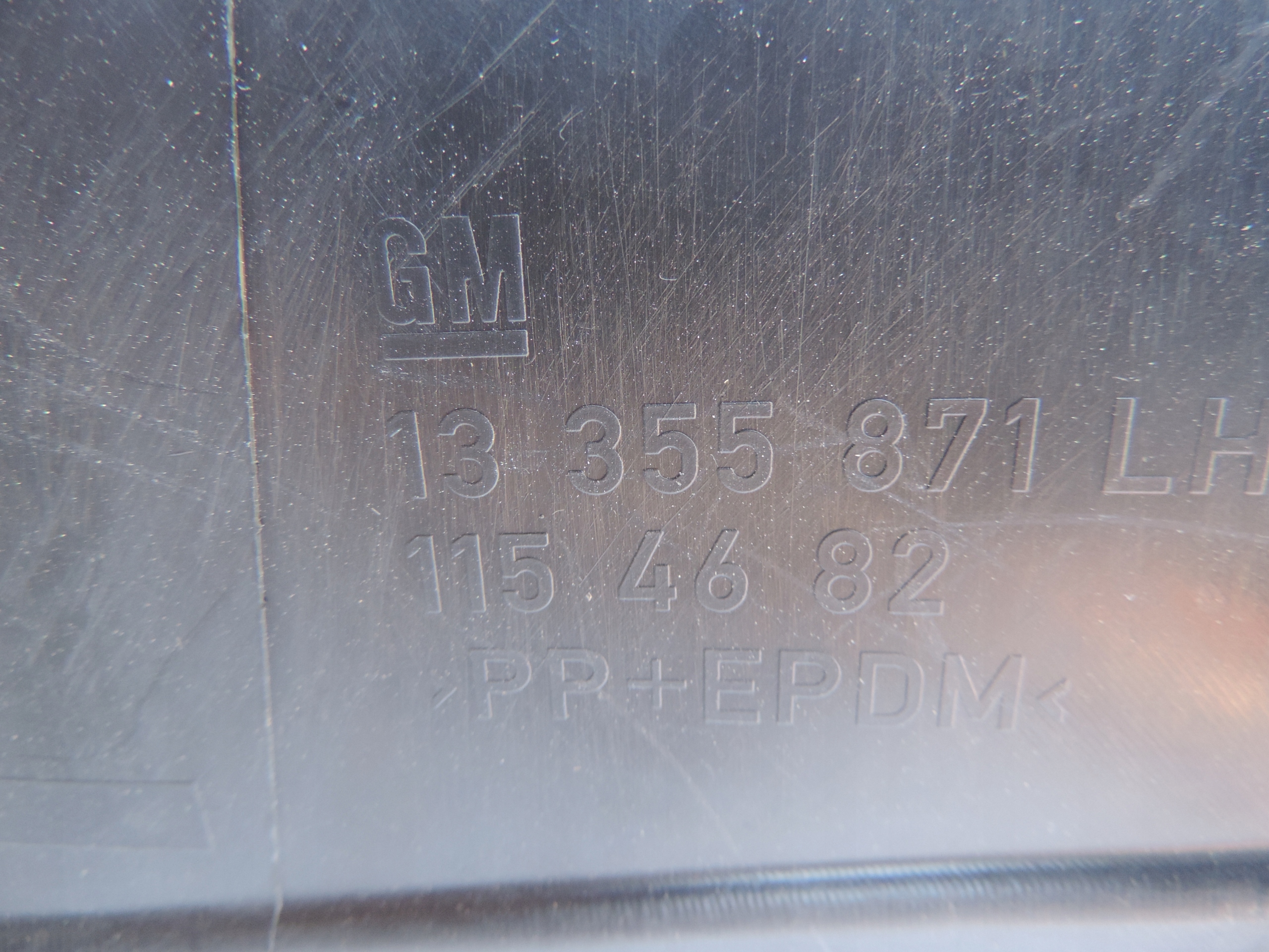 OPEL ADAM NADKOLE PRZEDNIE LEWE NOWE 39005657 Numer katalogowy części 39005657