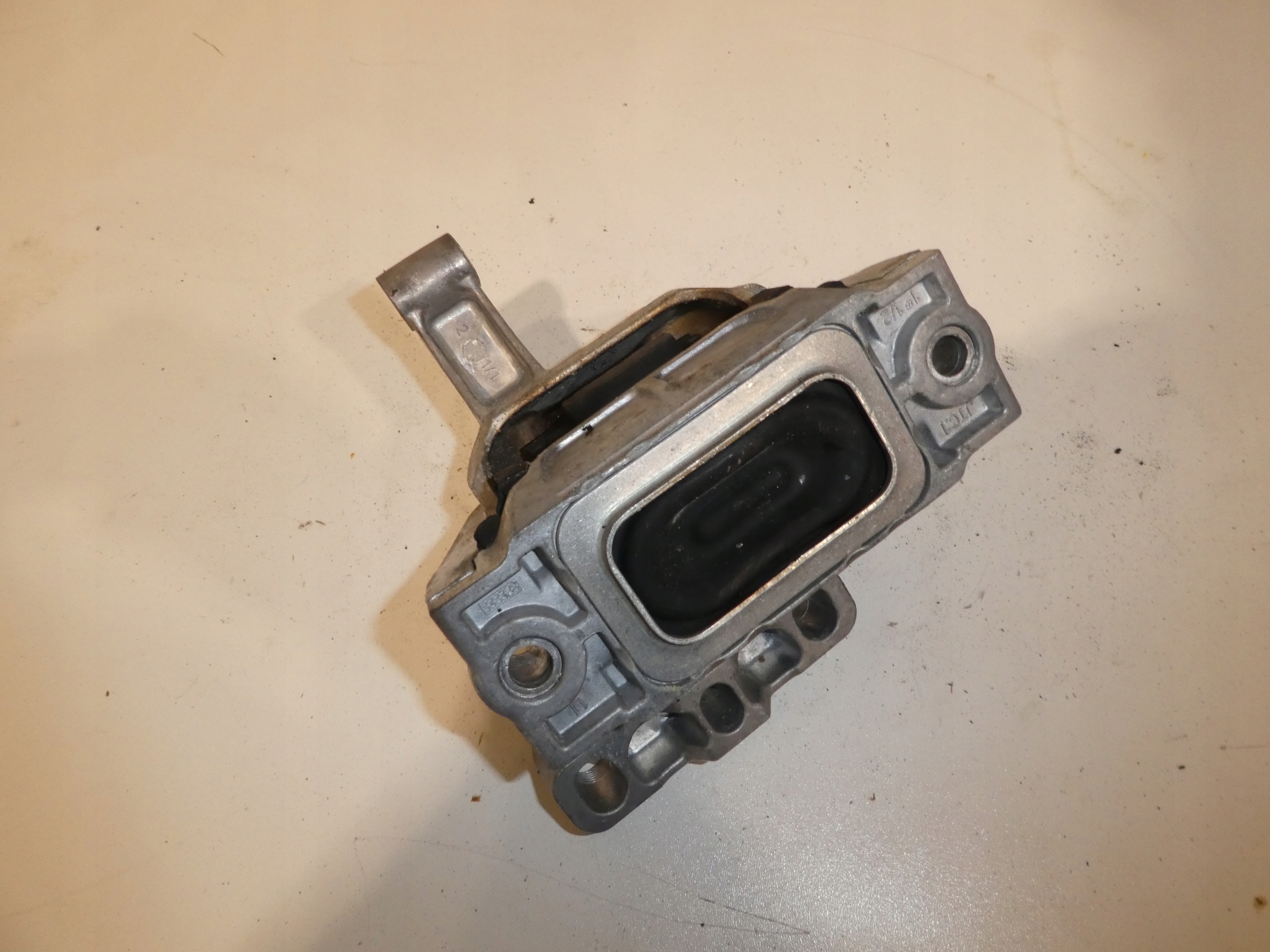 VW AUDI SKODA 2.0 TDI engine mount 5N0199262L