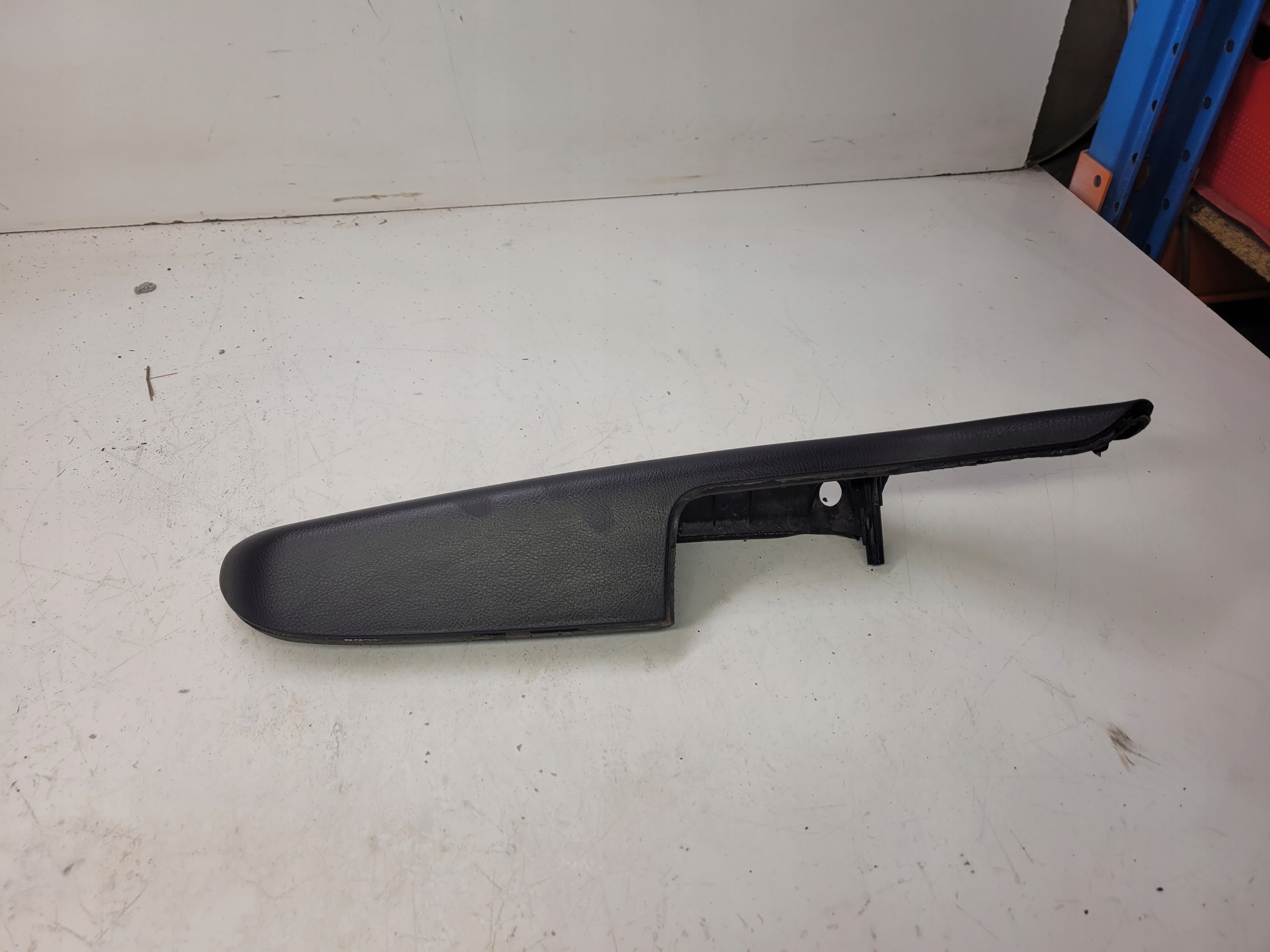 armrest PRAWYCH door AUDI A6 C6 4F1867106A