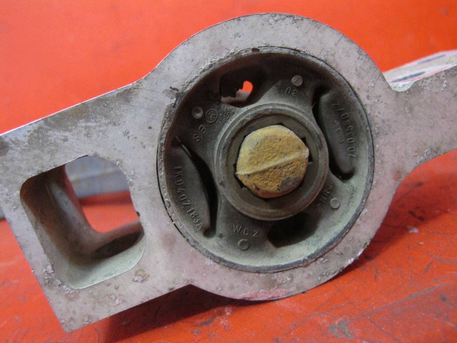 AUDI A3 8P 03- SEAT SKODA VW arm left front front 1K0407153G