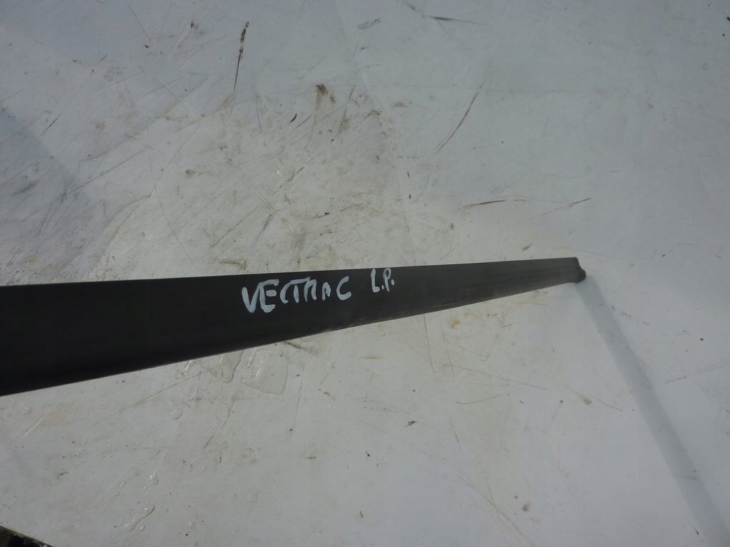 LISTWA PROGOWA USZCZELKA LEWA OPEL VECTRA C Typ samochodu Samochody osobowe