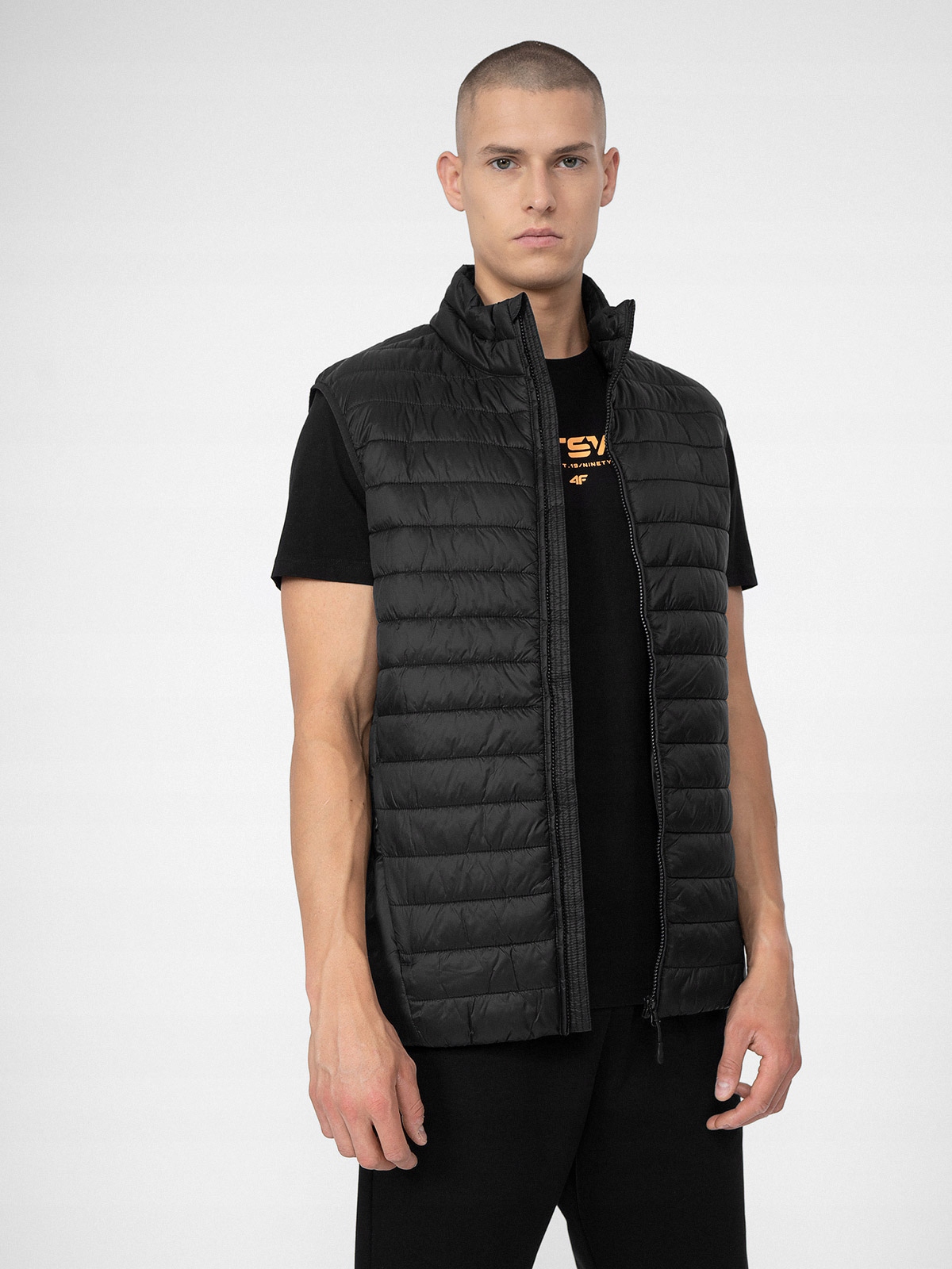 Bunda Bez Rukávů 4F Pánská Prošívaná Zateplená Ripstopová Vesta S Kapsami