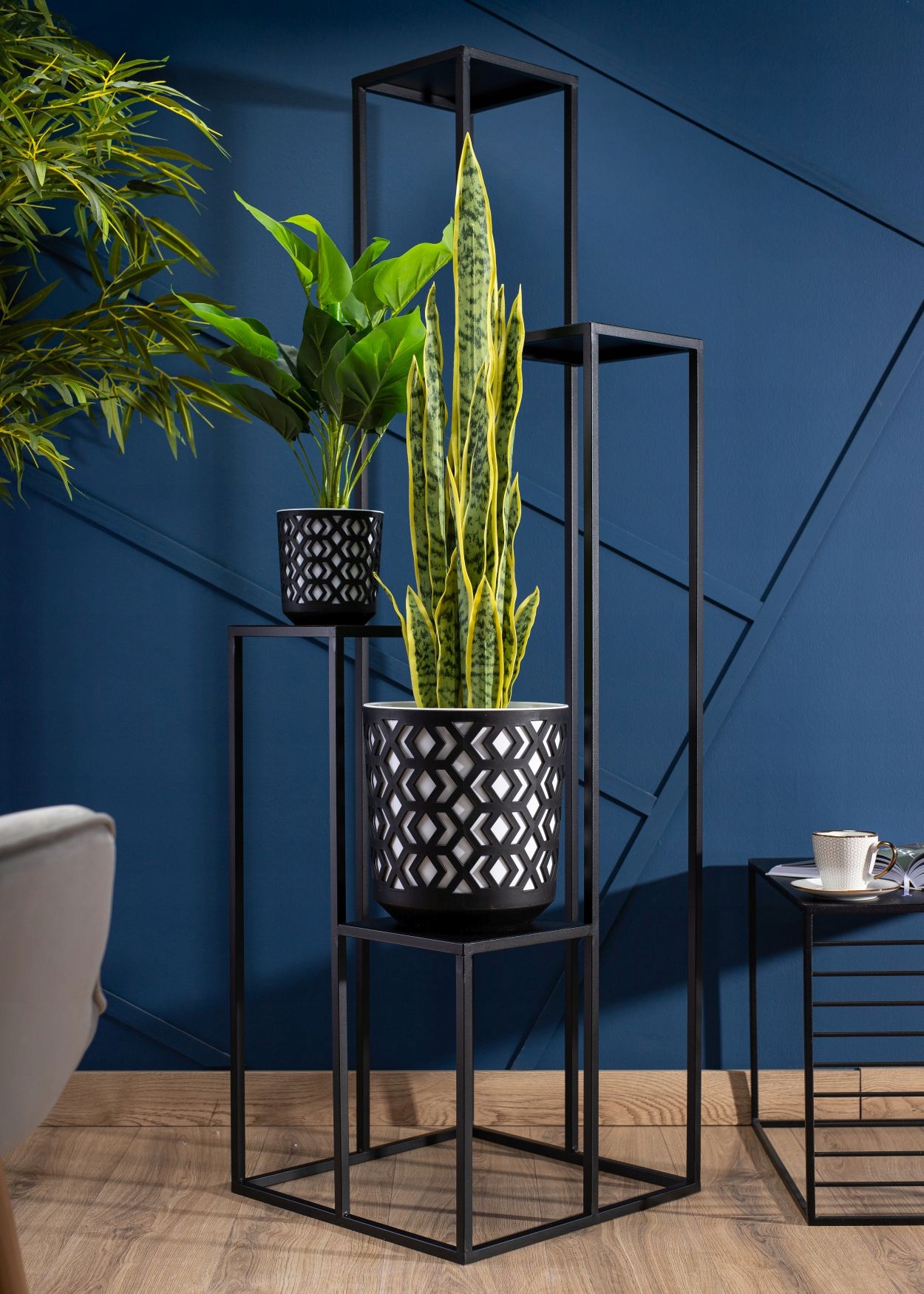 Metalowy stojak na kwiaty rośliny 150 cm Stylowy Kolor czarny