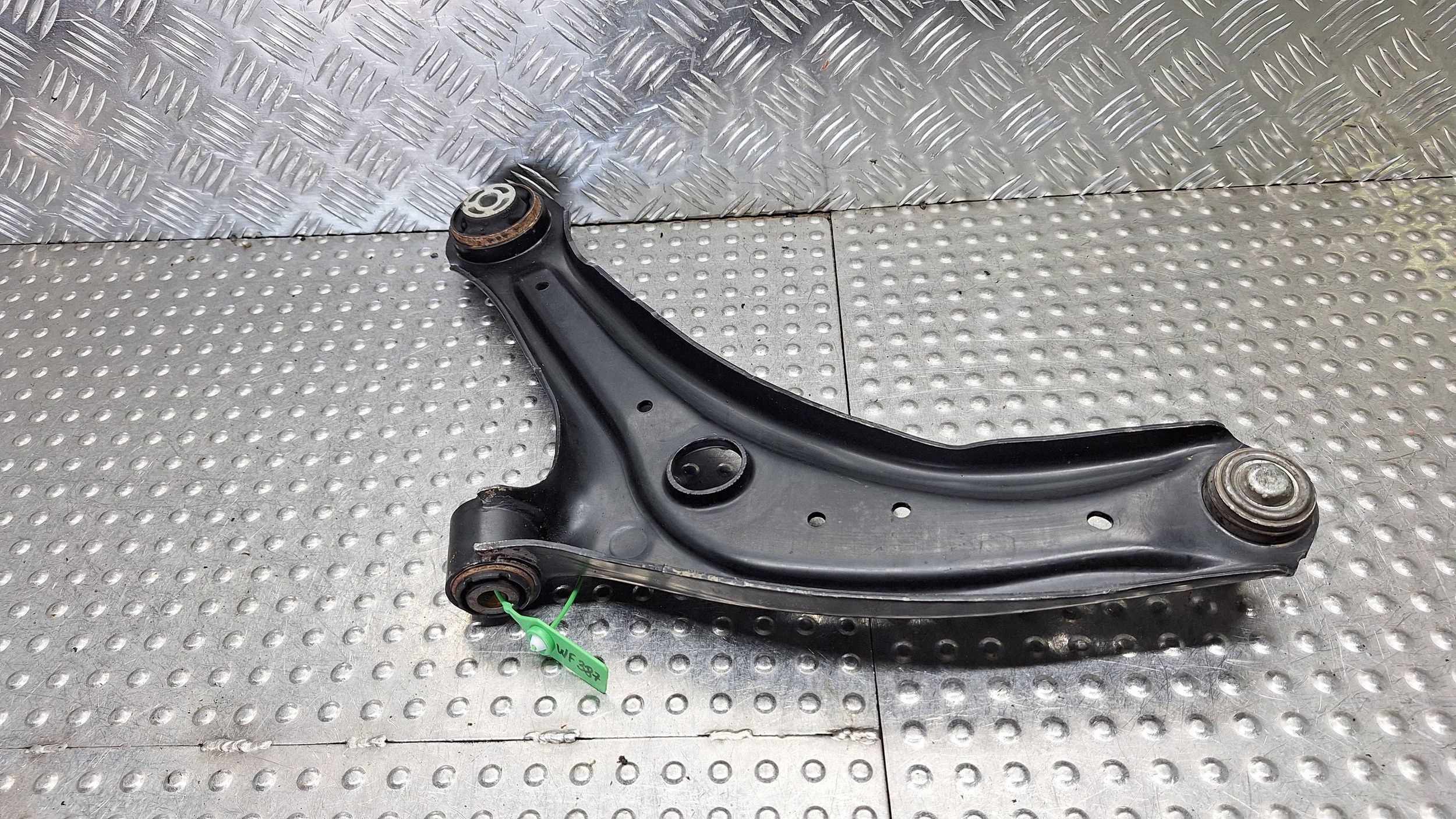 arm right front H1BC-3042R FORD FIESTA MK8