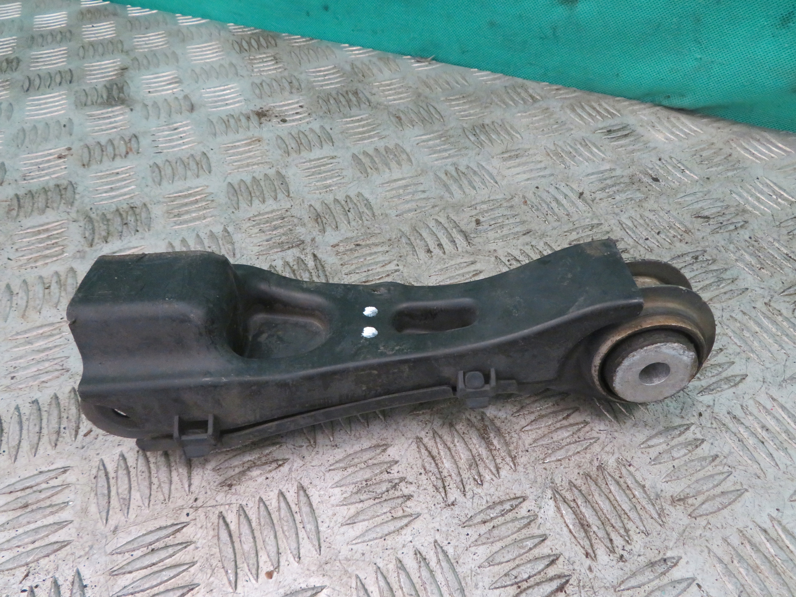 Querlenker heck hinten MERCEDES W177 2.0 19R