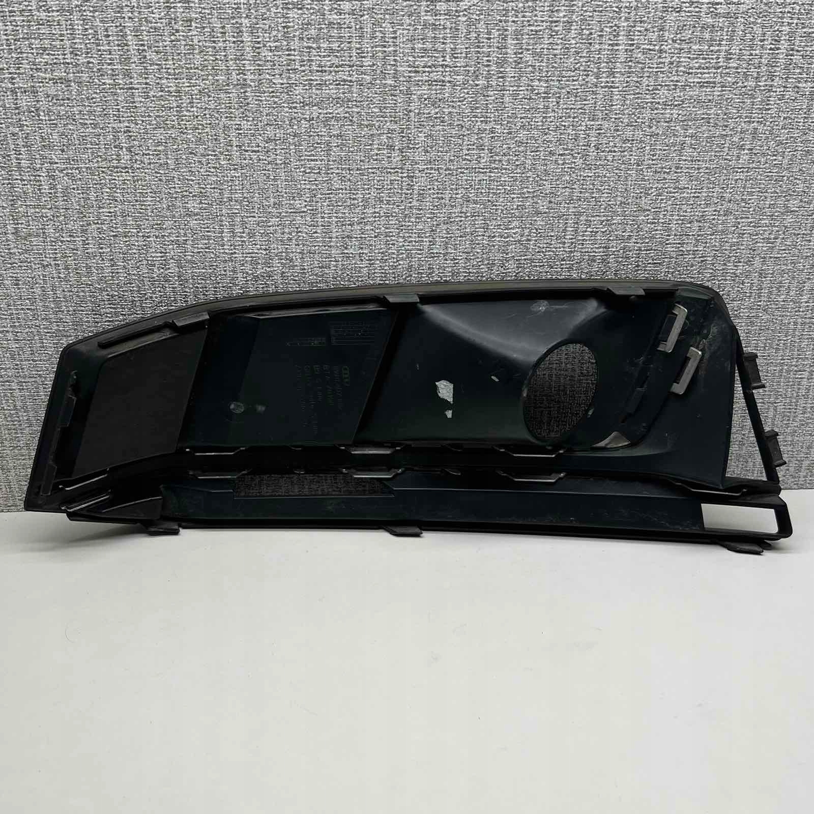 AUDI A4 B9 S-LINE grid right of a bumper front 8W0807682G