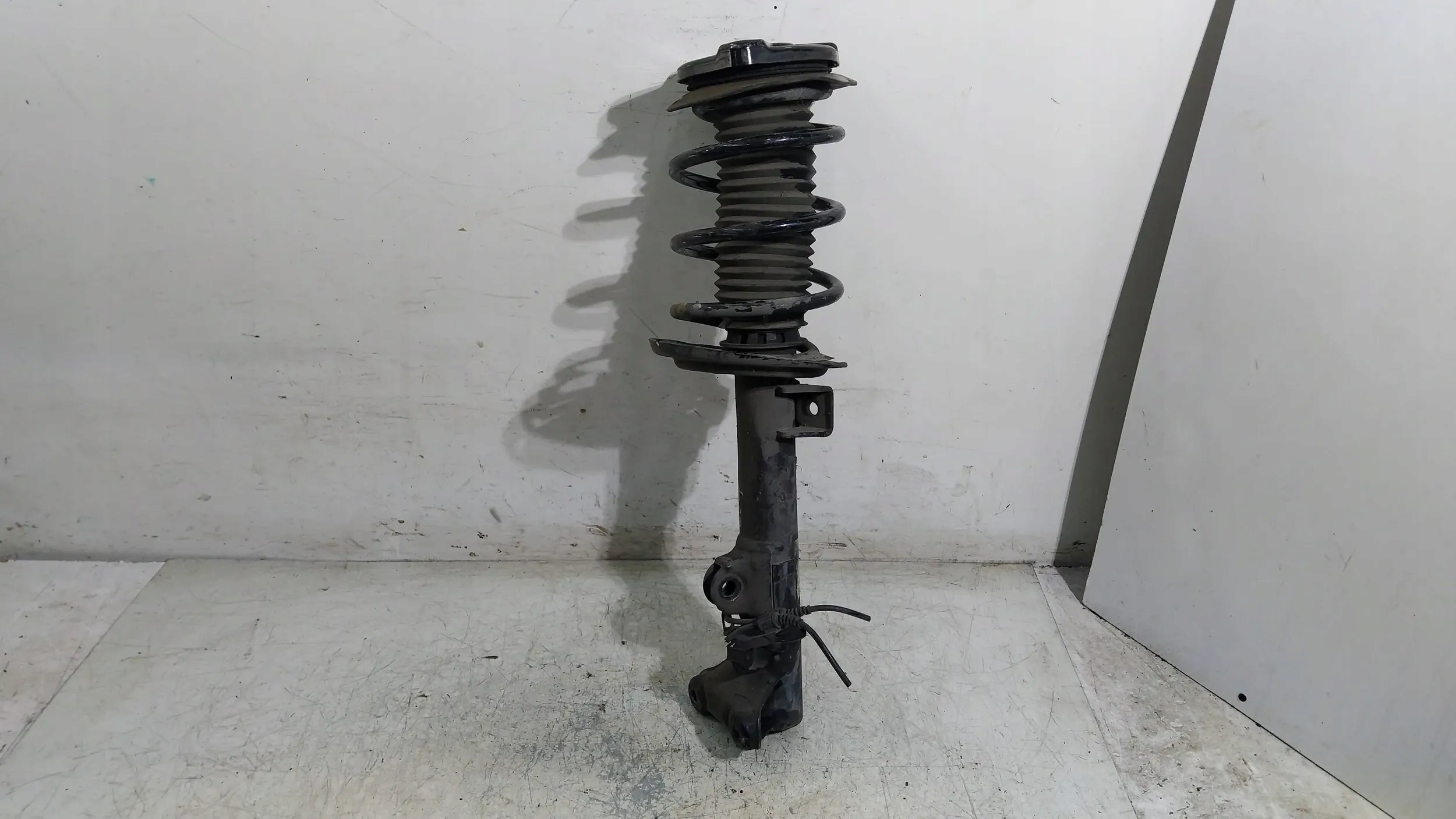 shock absorber McPherson front left right A2043208213 Mercedes C W204