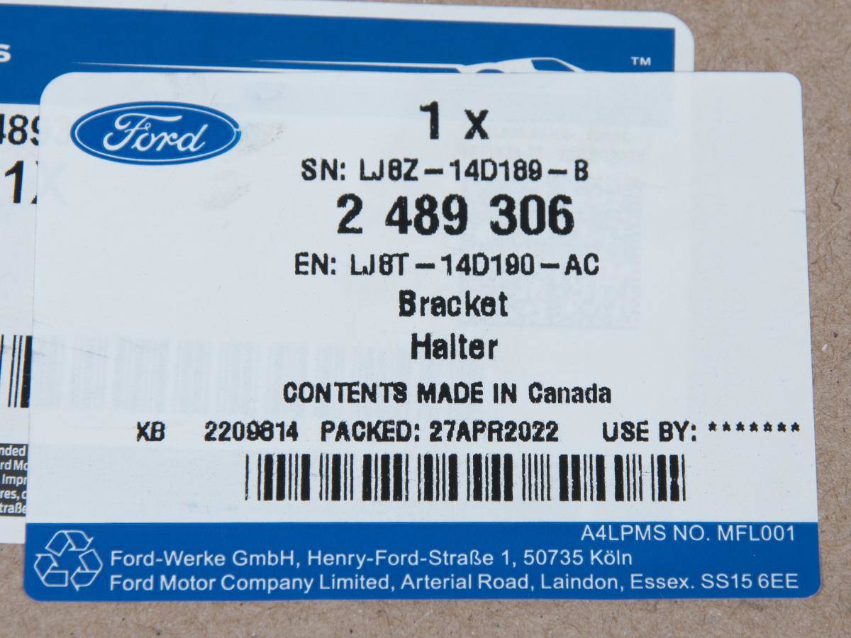 UCHWYT LEWY CZUJNIKA MARTWEGO POLA MUSTANG MACH-E Typ samochodu 4x4/SUV Samochody osobowe