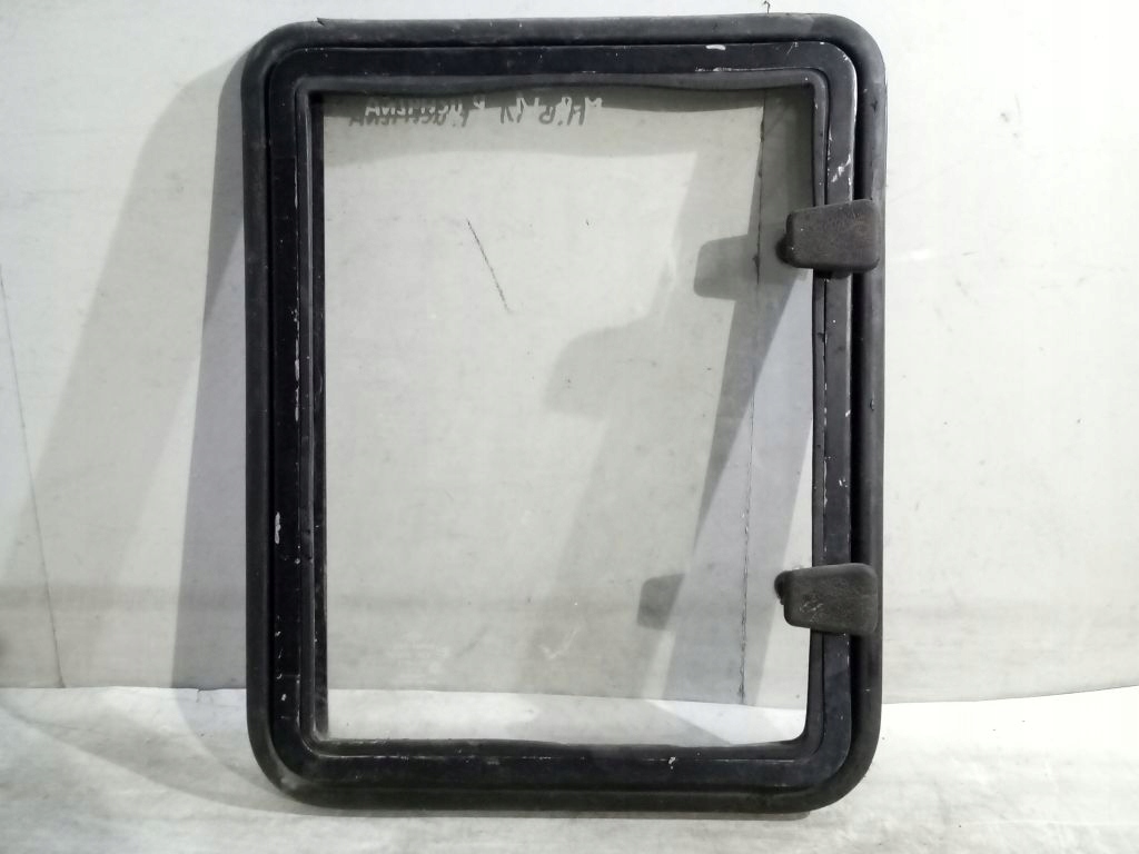 Mercedes T1 Kaczka window side right rear part uchylna