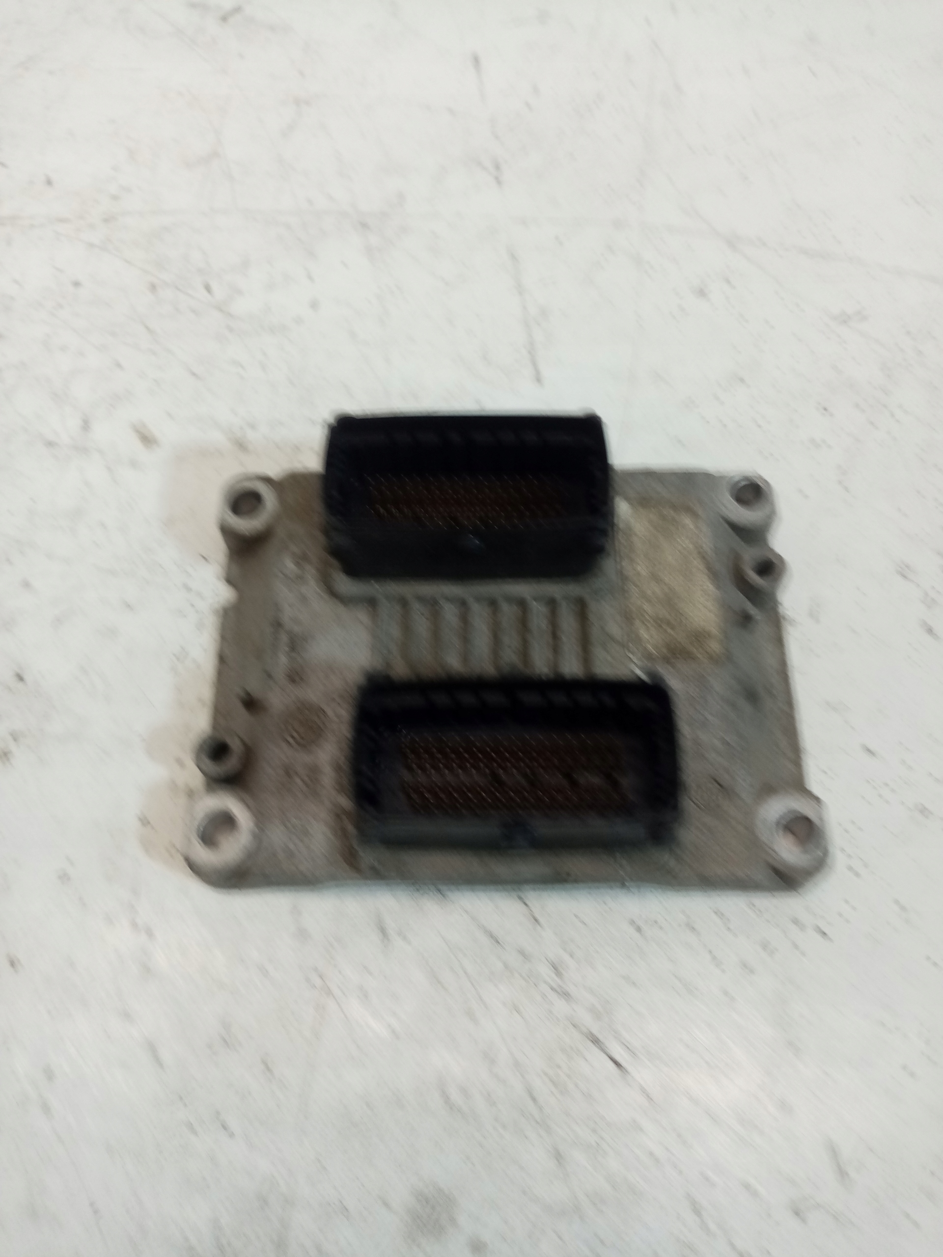 computer of the engine control unit FIAT GRANDE PUNTO 683102 1.4 B