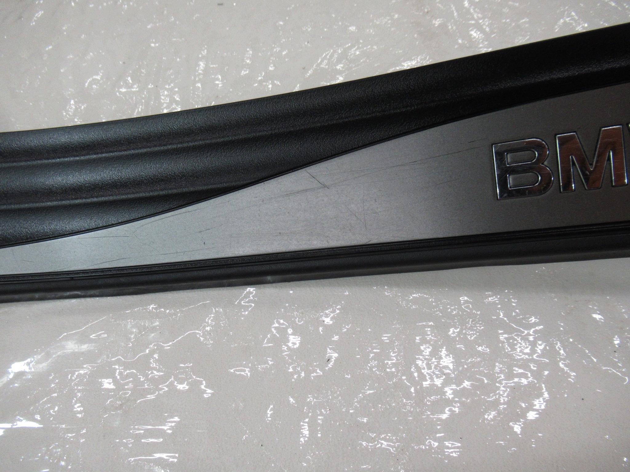 moulding threshold ozdobna cap right right rear part BMW e60 e61 sedan KOMBI
