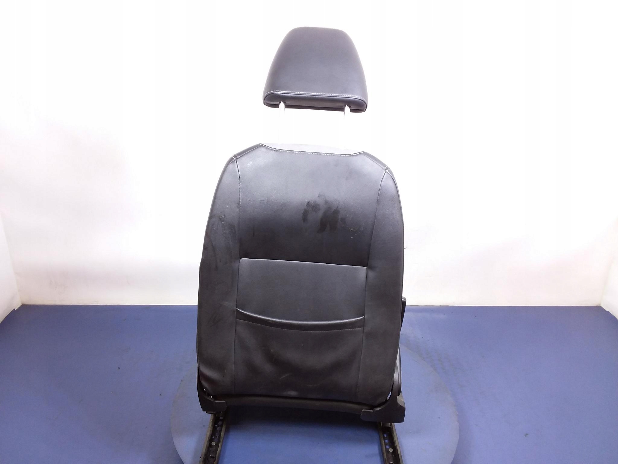 vw JETTA VI кресло пассажира кожа