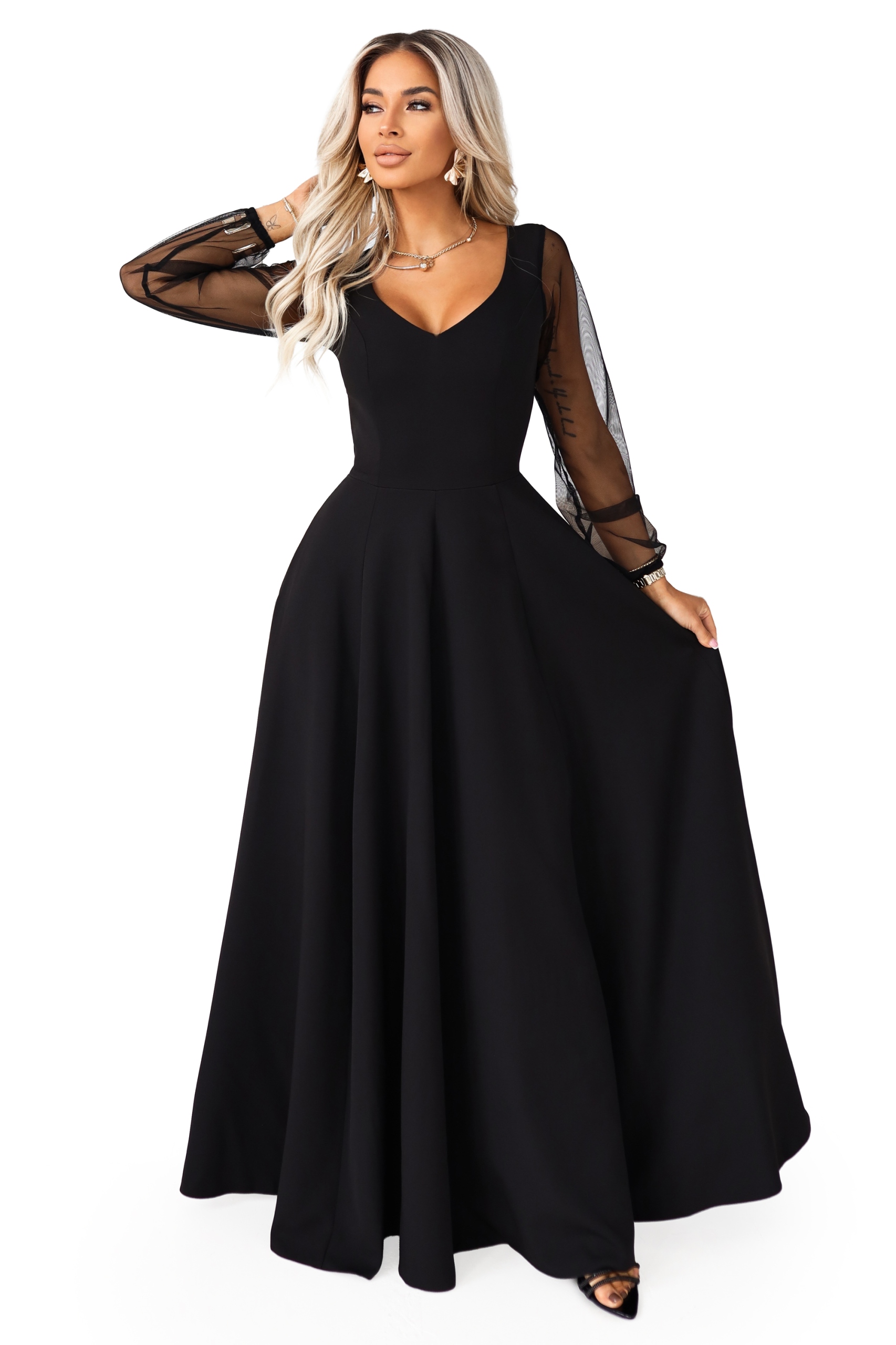 Výjimečná černá dlouhá Šaty s tylovými rukávy a výstřihem
