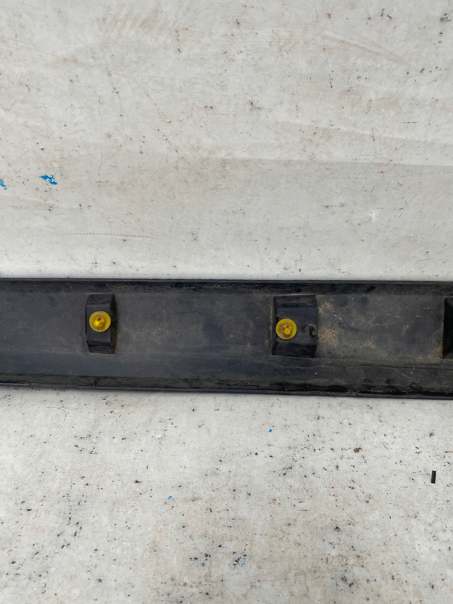 VOLVO XC60 and 08- moulding door right front front 31294844