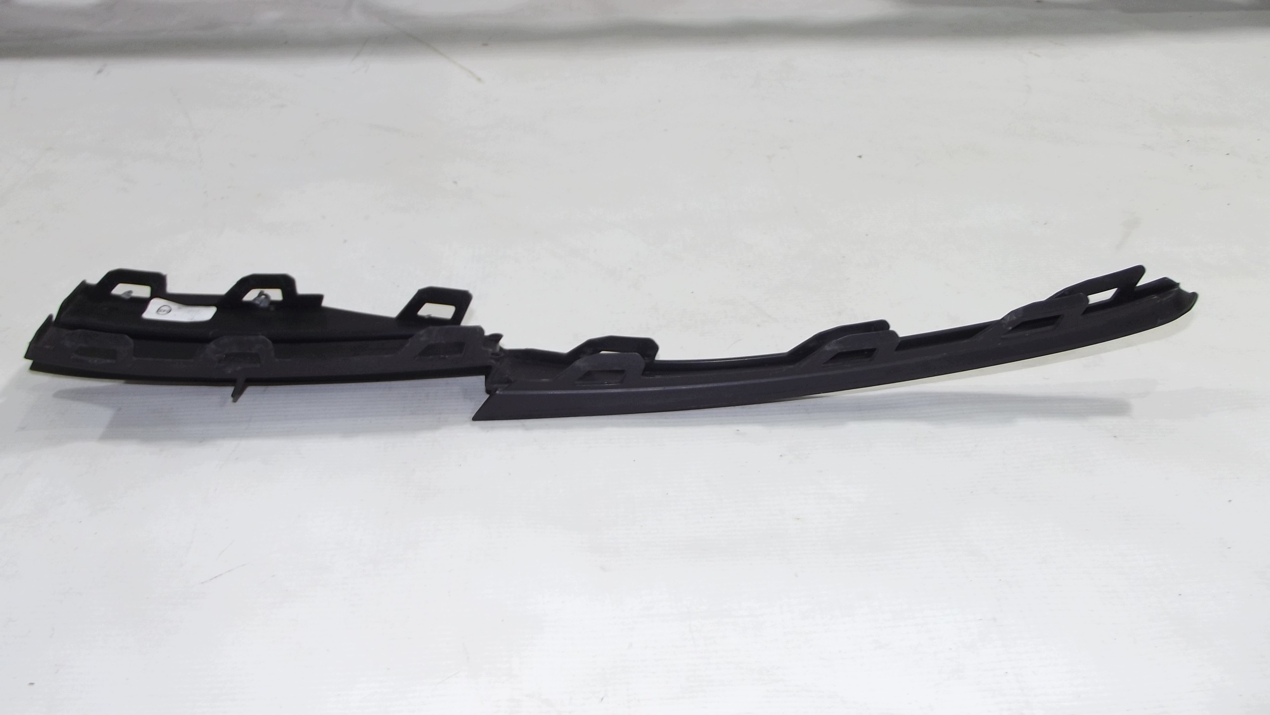 VW Jetta VII grid of a bumper right front 17A854322