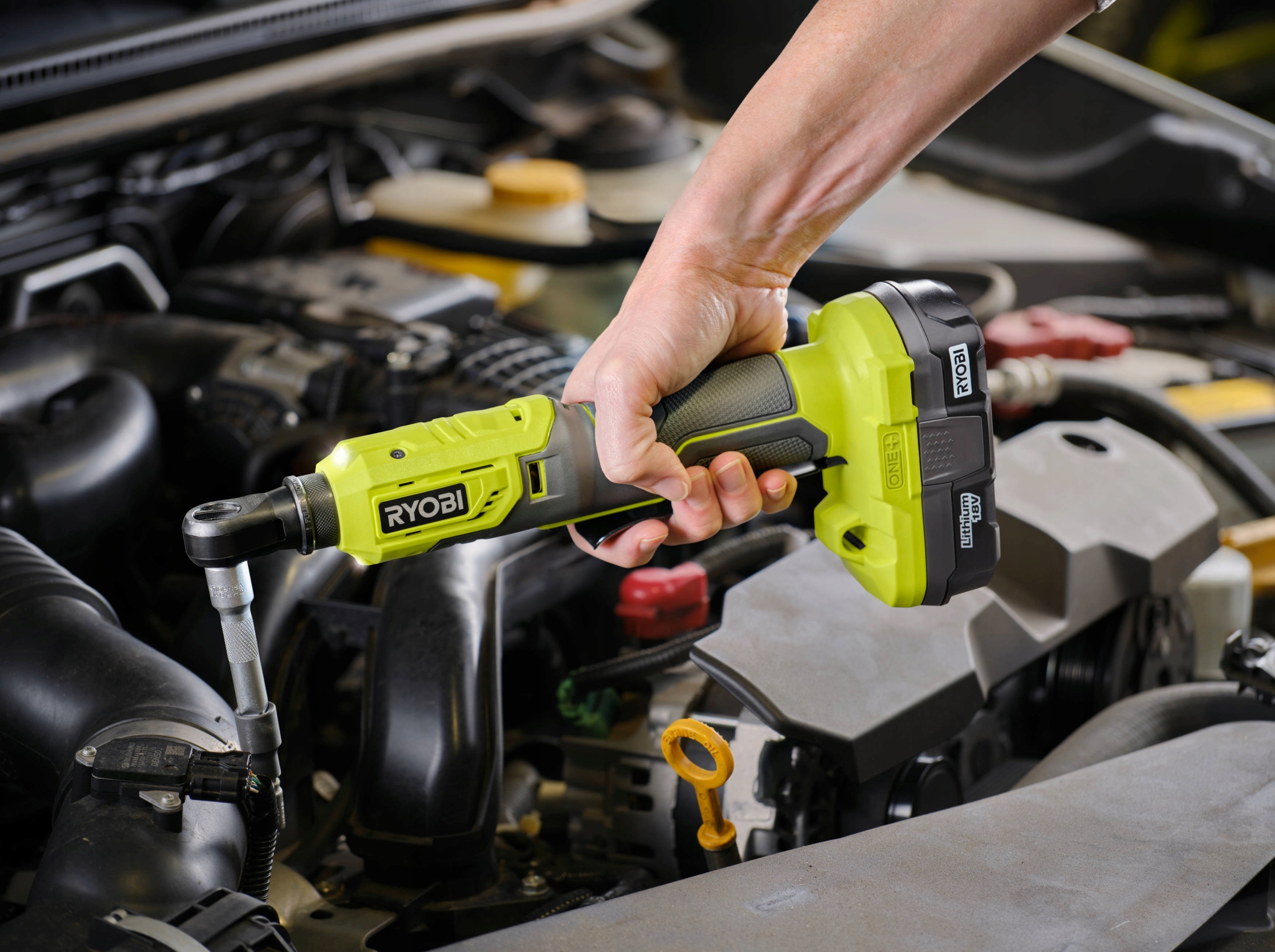 RYOBI GRZECHOTKA 1 4 KLUCZ zapadkowy 18V R18RW2 2A Producent code R18RW2 0