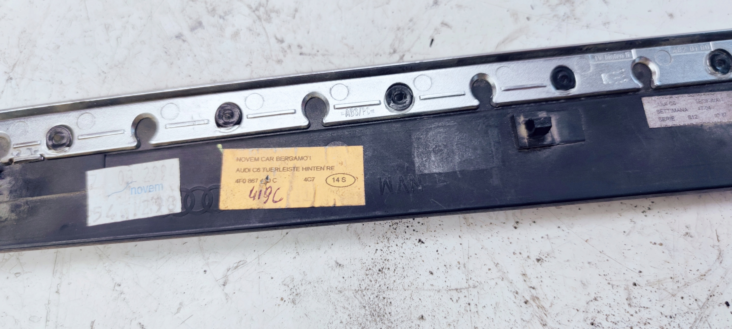 DEKOR Tür links heck AUDI A6 C6 4F0867419C 14S