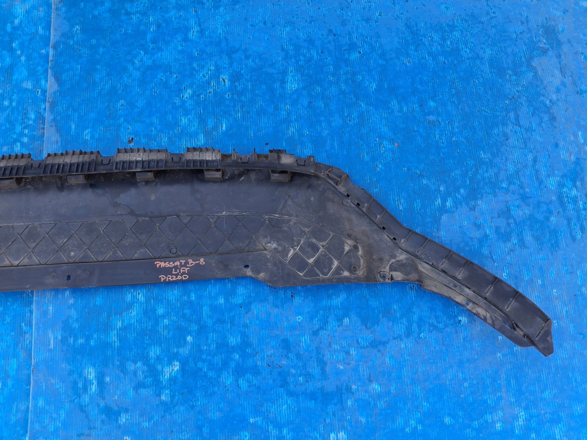 SPOILER cover below front bumper VW PASSAT B8 LIFT 2019R->