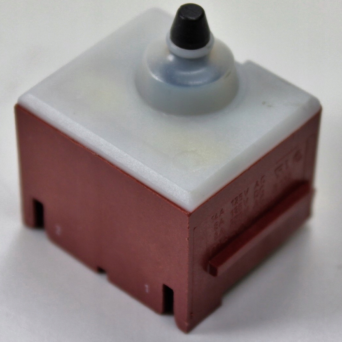 

Włącznik Makita BGA452 DGA452 DGA506 DGA513