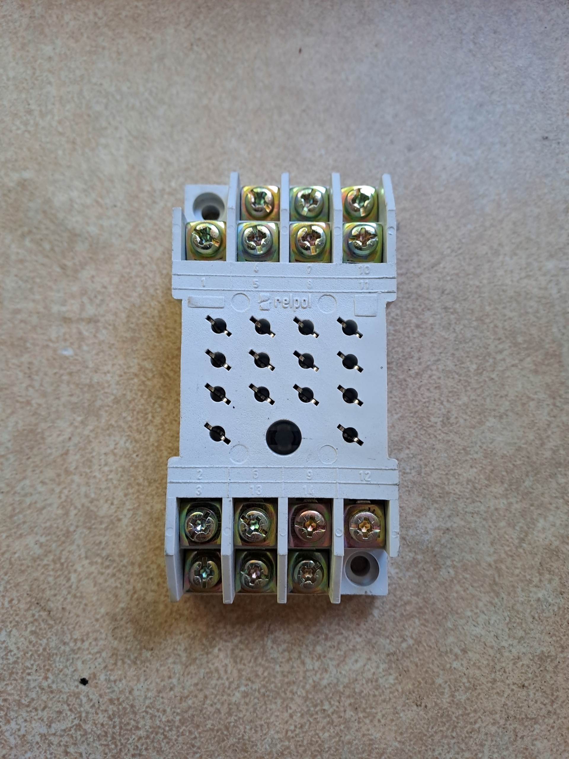 Gniazdo GZ14 Relpol podstawa przekaźnika r15 4pdt