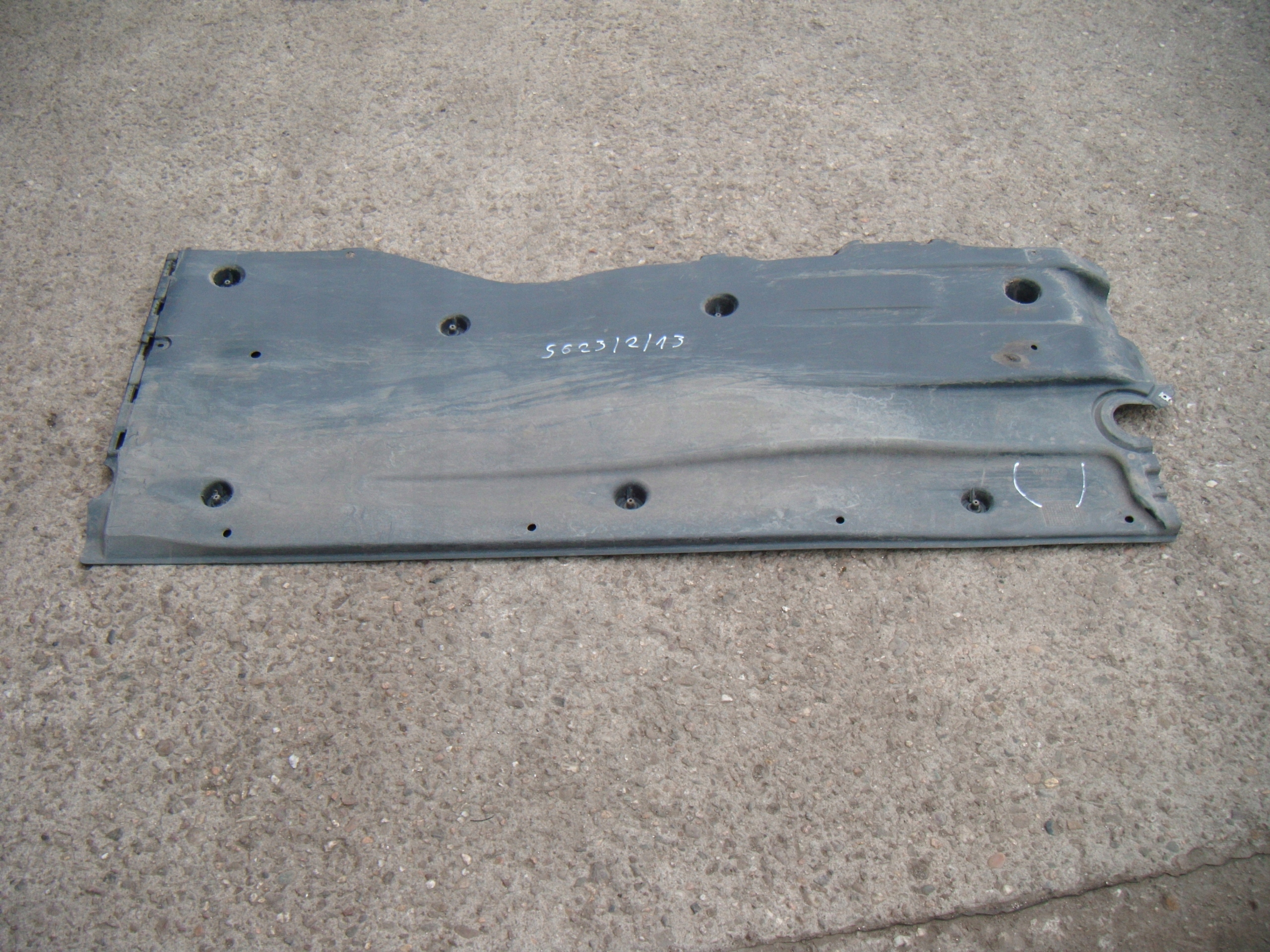 OCTAVIA IV GOLF VIII OSŁONA PODWOZIA L 5WA825201E