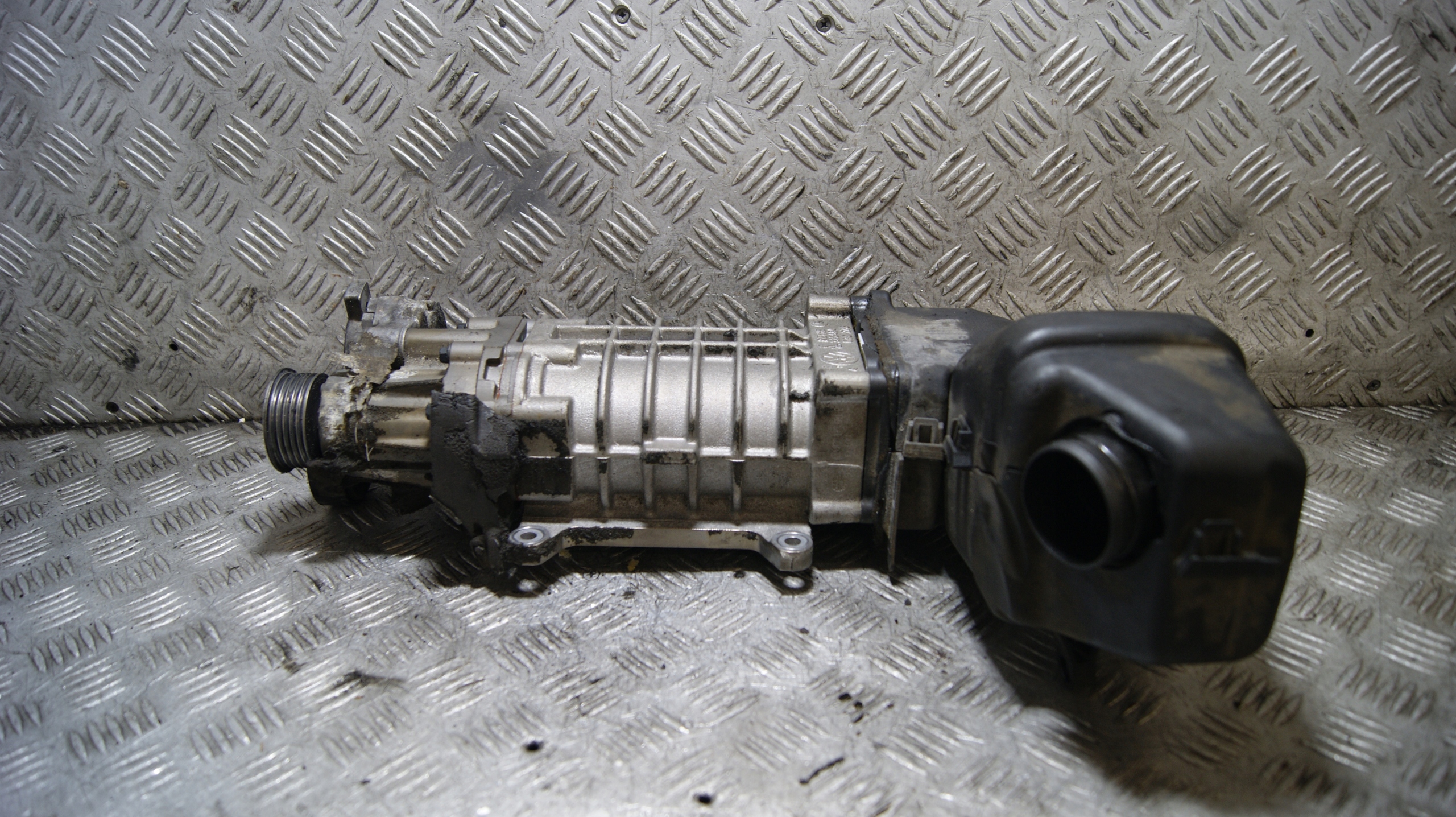 compressor compressor; air VOLKSWAGEN GOLF 5 plus 03C145601E